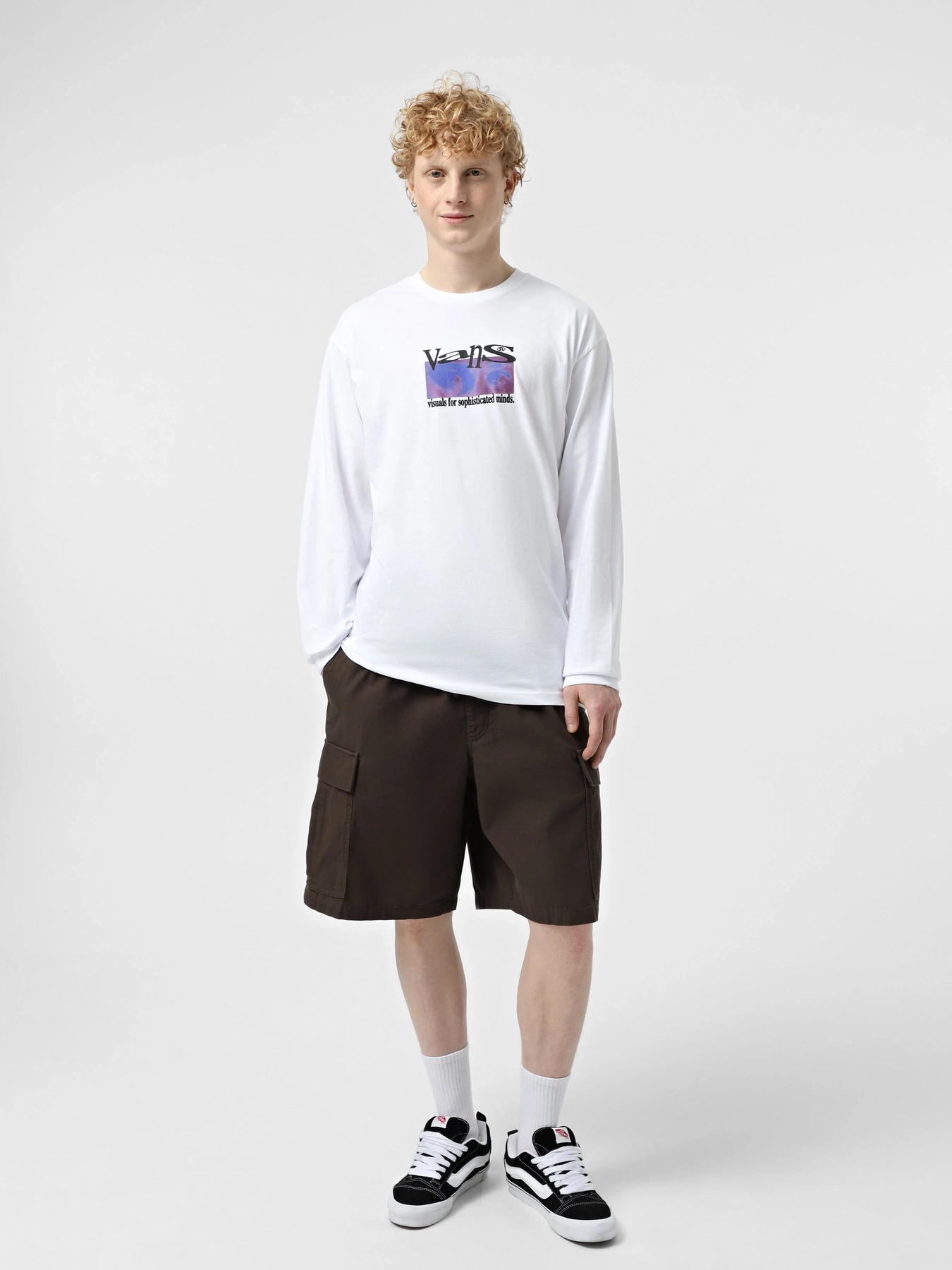 Худи и свитшоты Vans Visual Minds модель VN000M5KWHT1 Худи и свитшоты Vans Visual Minds модель VN000M5KWHT1 Фото