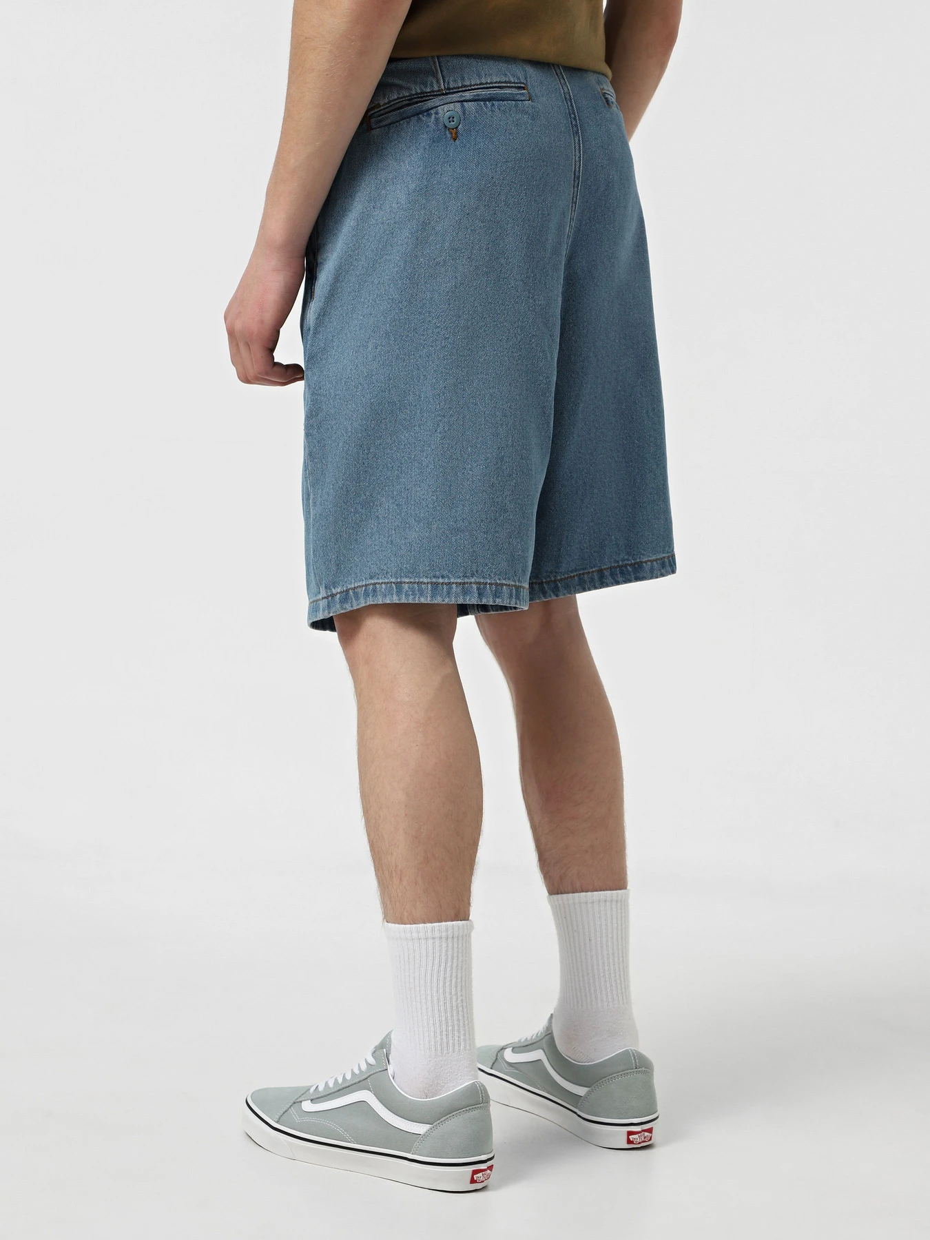 Шорты Vans Authentic Loose Pleated Denim модель VN000M2DCDX1 Шорты Vans Authentic Loose Pleated Denim модель VN000M2DCDX1 Фото