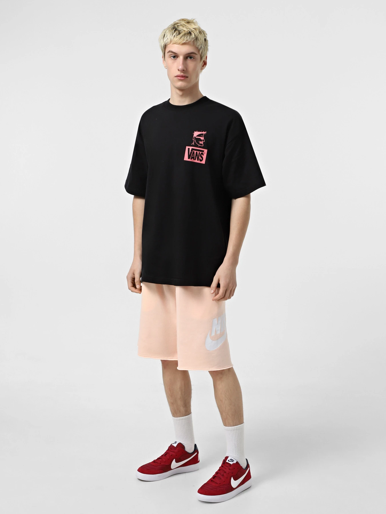 Футболки і поло Vans MTE Beachfront модель VN000M2WBLK1 Футболки і поло Vans MTE Beachfront модель VN000M2WBLK1 Фото