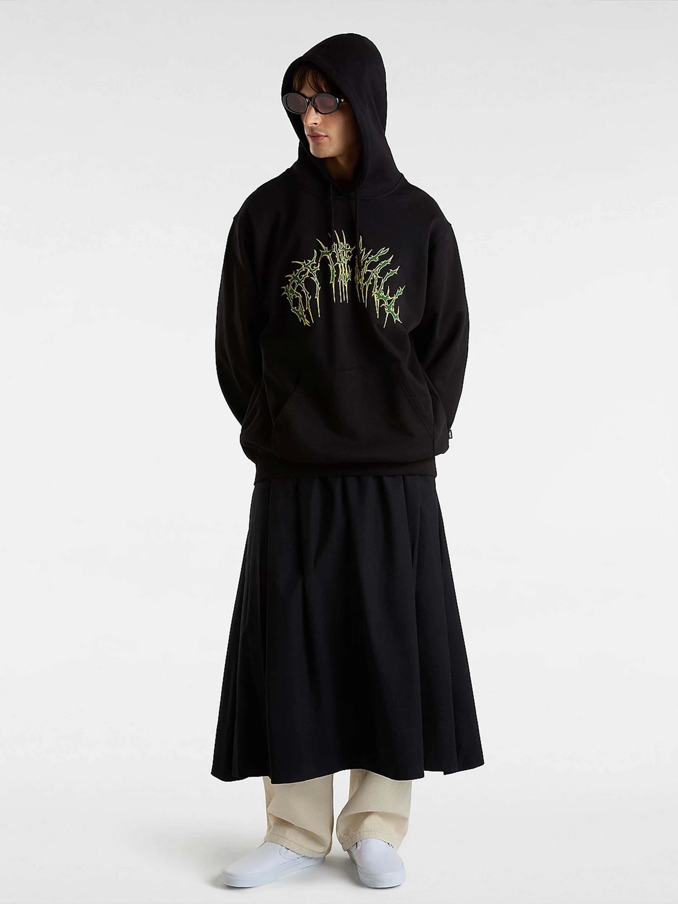 Худи и свитшоты Vans Metal Arch модель VN000M1NBLK1 Худи и свитшоты Vans Metal Arch модель VN000M1NBLK1 Фото