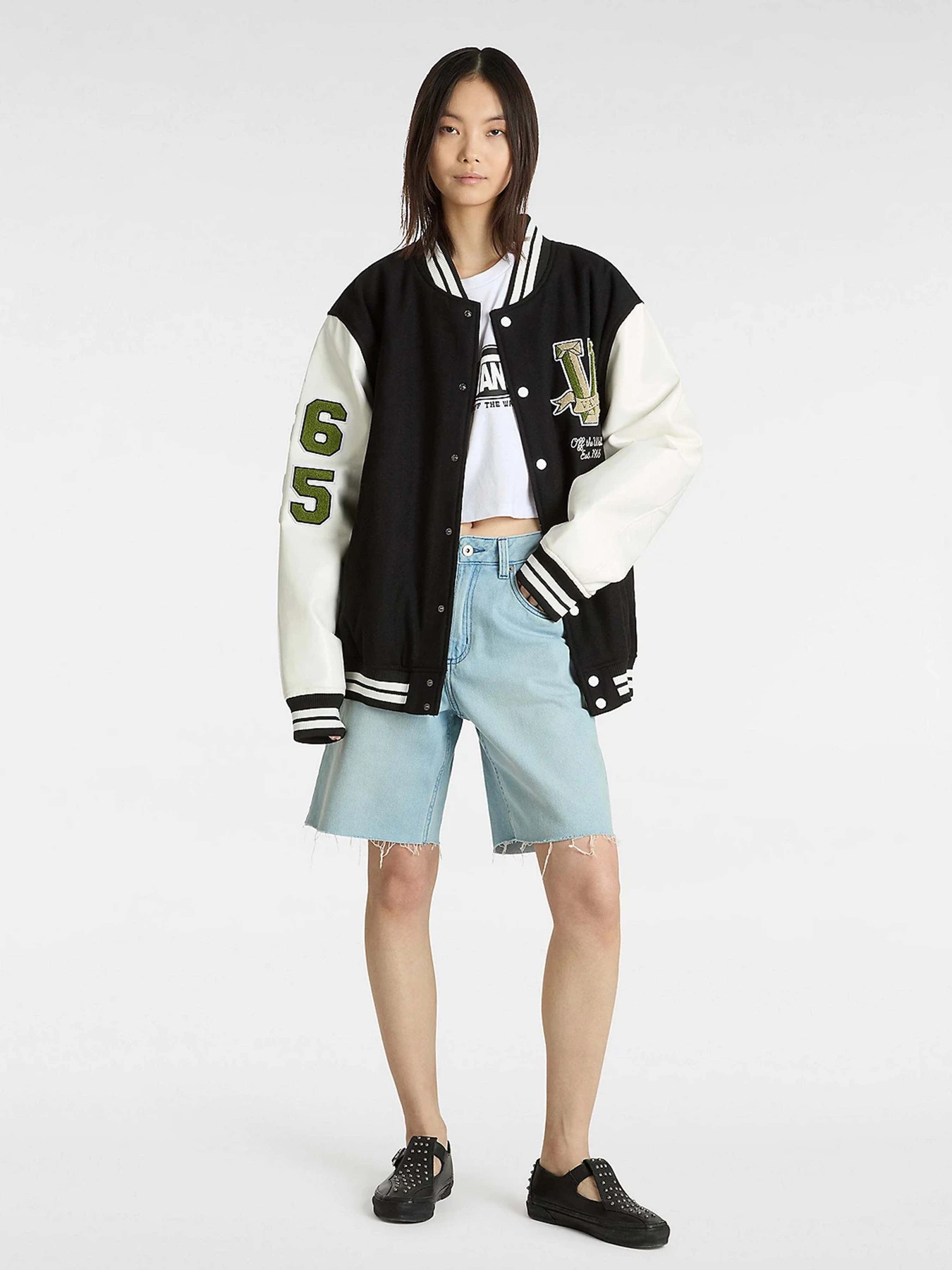 Шорти Vans Sierelle Cut-Off Shorts модель VN000MBJTTJ1 Шорти Vans Sierelle Cut-Off Shorts модель VN000MBJTTJ1 Фото