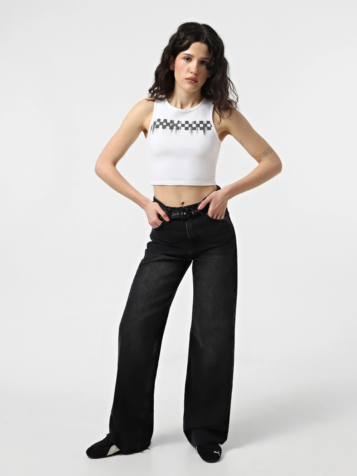 Футболки і поло Vans Check Wash Fitted Crop Tank модель VN000MC0WHT1 Футболки і поло Vans Check Wash Fitted Crop Tank модель VN000MC0WHT1 Фото