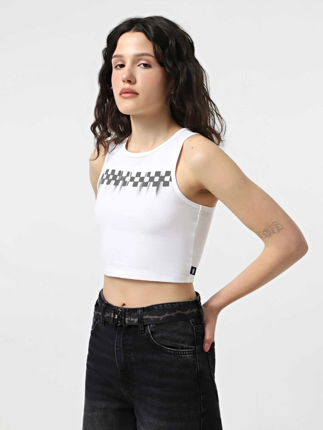 Футболки і поло Vans Check Wash Fitted Crop Tank модель VN000MC0WHT1 Футболки і поло Vans Check Wash Fitted Crop Tank модель VN000MC0WHT1 Фото
