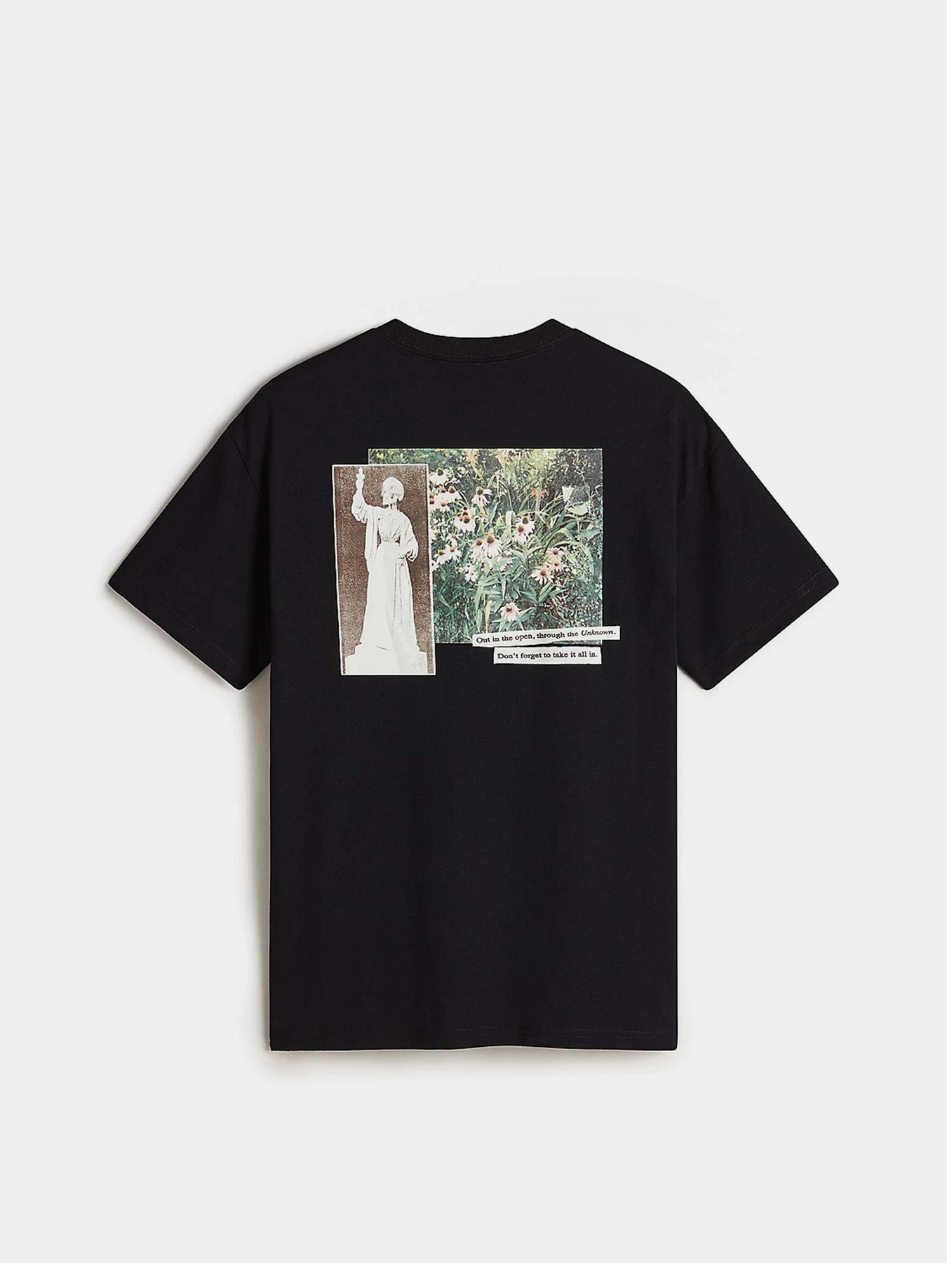 Футболки і поло Vans Garden Oversized модель VN000MCGBLK1 Футболки і поло Vans Garden Oversized модель VN000MCGBLK1 Фото