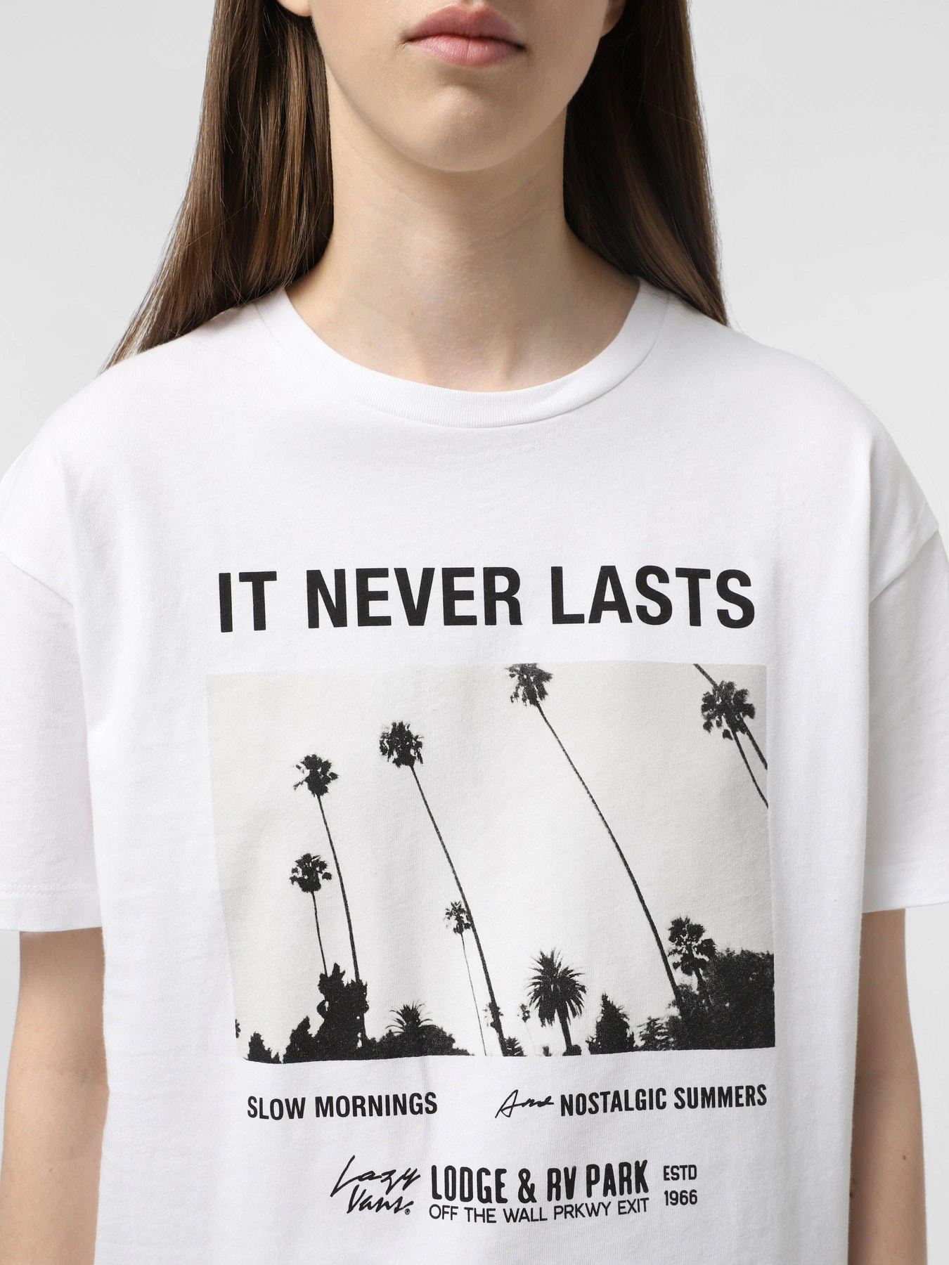 Футболки и поло Vans Neverlasting модель VN000MD0WHT1 Футболки и поло Vans Neverlasting модель VN000MD0WHT1 Фото