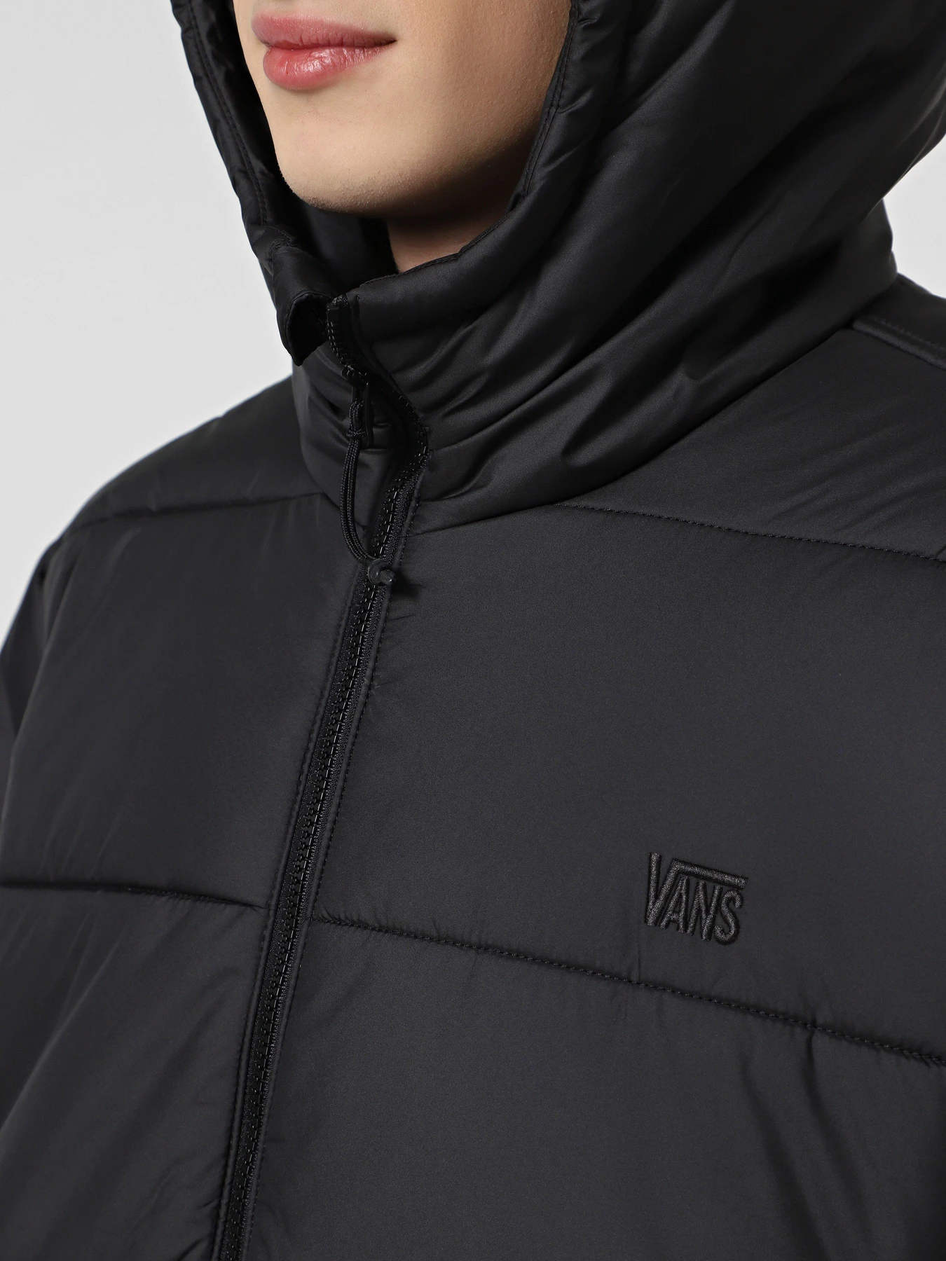 Куртки и дубленки Vans MTE Hillgate модель VN000PJ8BLK1 Куртки и дубленки Vans MTE Hillgate модель VN000PJ8BLK1 Фото