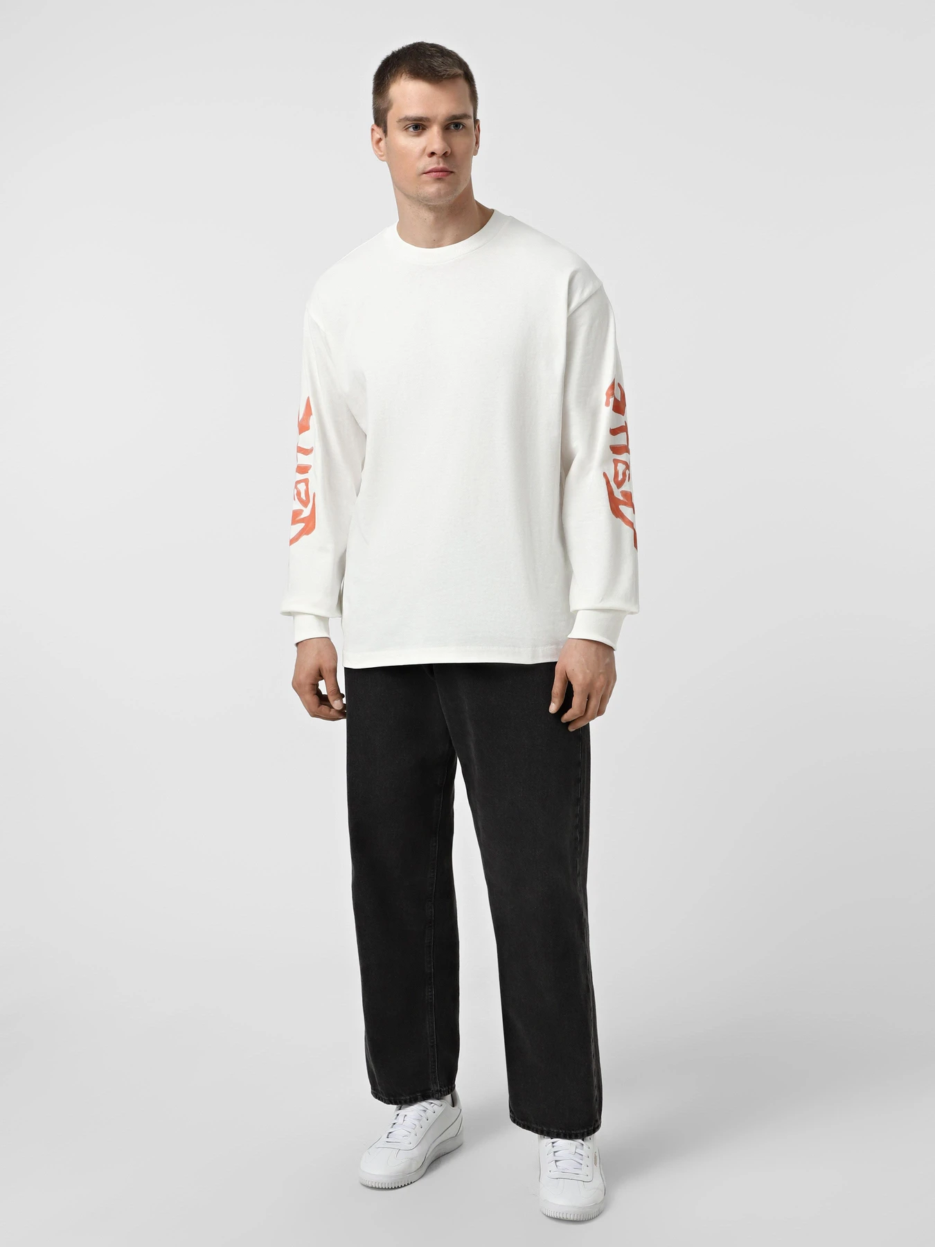 Худи и свитшоты Vans Raw Instinct модель VN000R96FS81 Худи и свитшоты Vans Raw Instinct модель VN000R96FS81 Фото