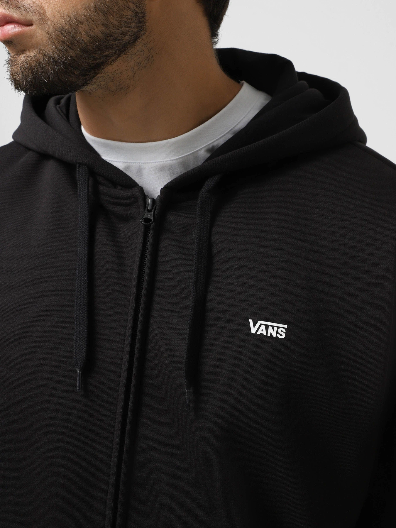 Худі та світшоти Vans Left Chest модель VN000R9ZBLK1 Худі та світшоти Vans Left Chest модель VN000R9ZBLK1 Фото