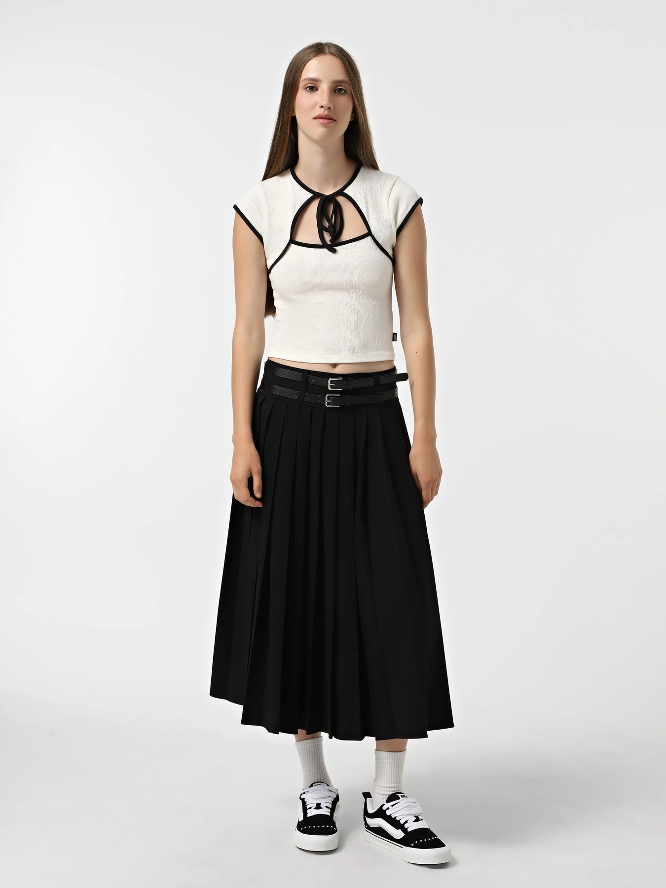 Футболки и поло Vans Kari Tie Neck Top модель VN000R3UU201 Фото