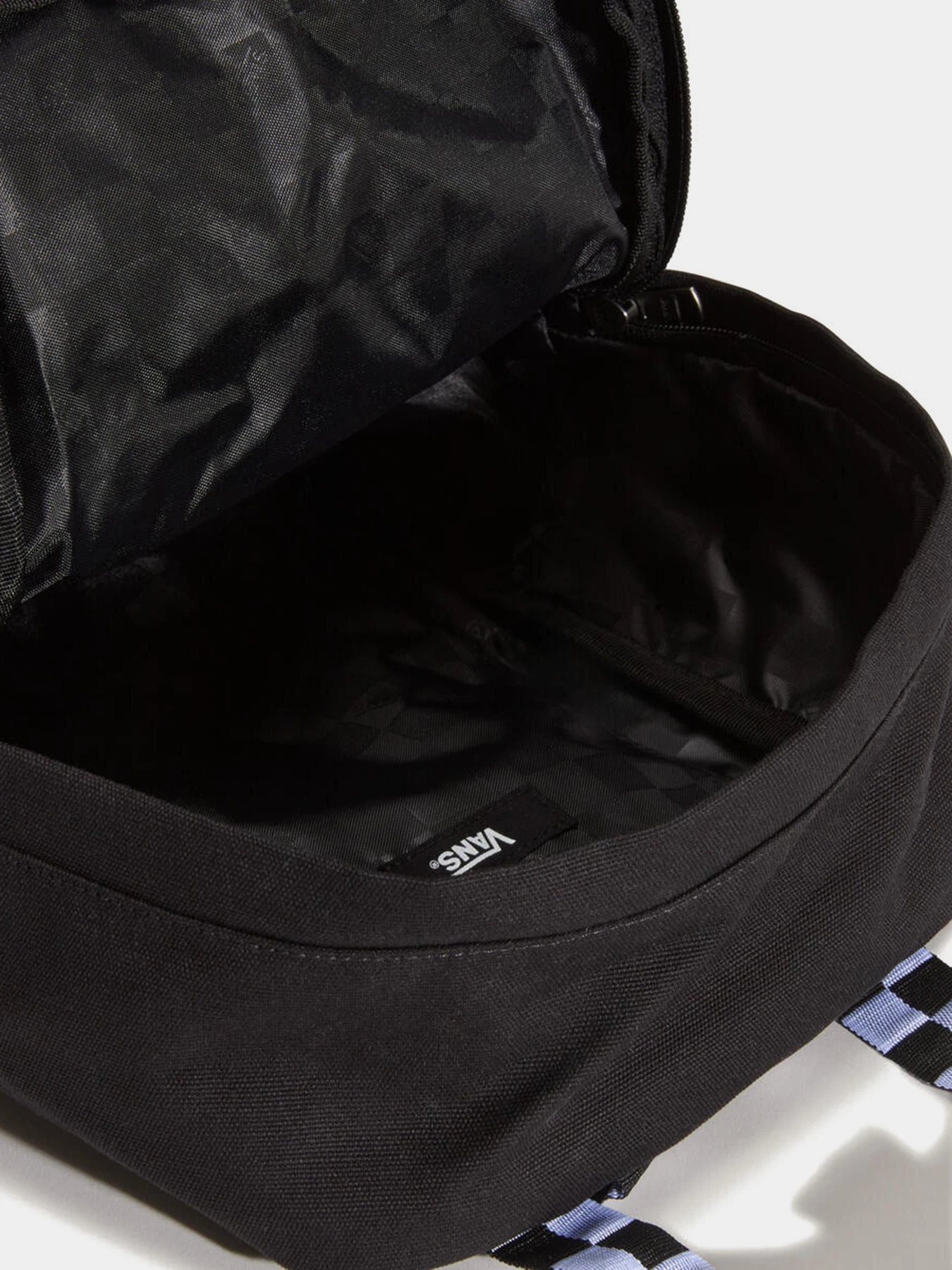 Рюкзаки Vans Low Key Mini 8L модель VN000HDFY281 Рюкзаки Vans Low Key Mini 8L модель VN000HDFY281 Фото