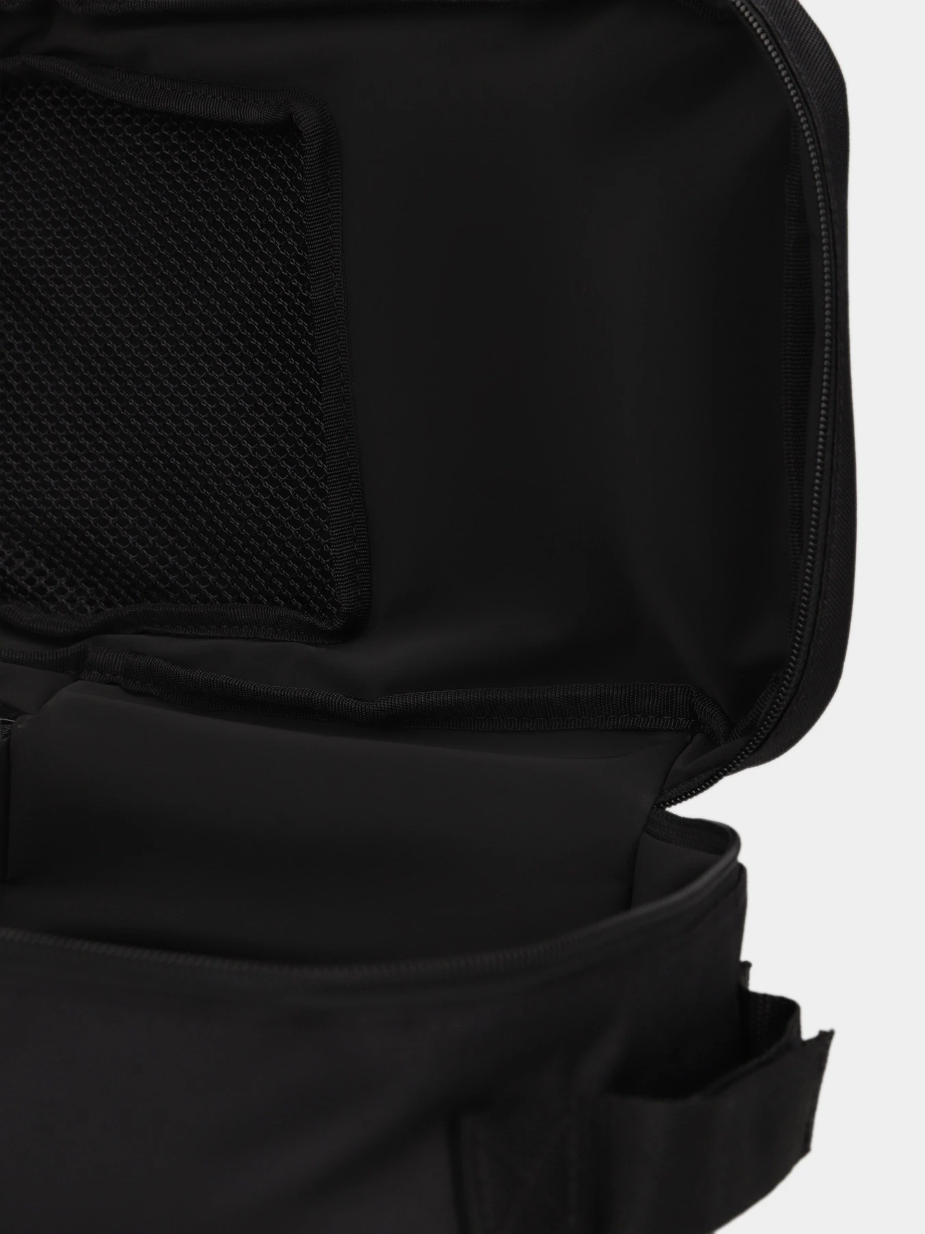 Сумки Vans Old Skool Lunch Bag 8,5L модель VN000PSJBFM1 Фото