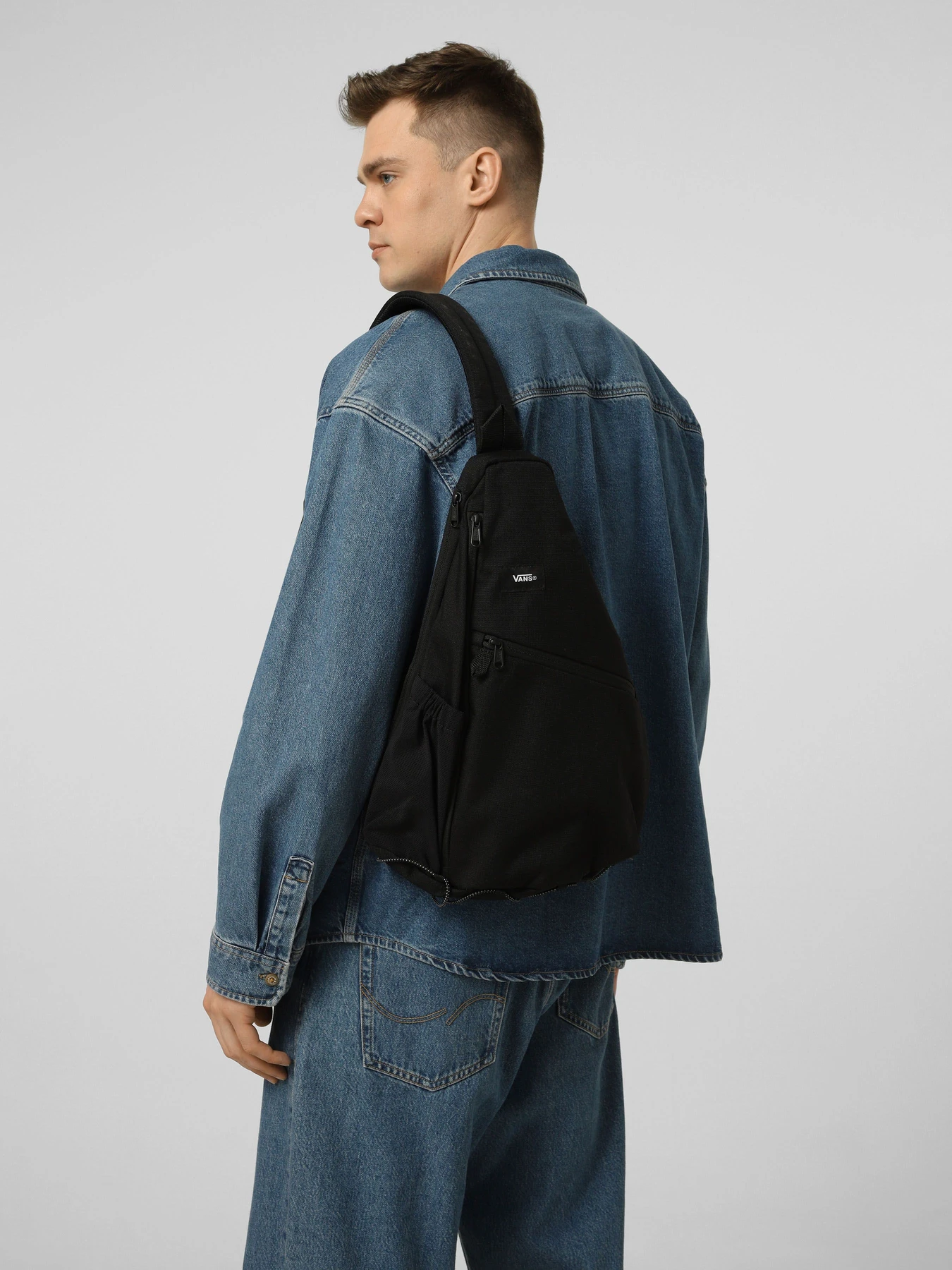 Рюкзаки Vans REACH SLING модель VN000T5WBLK1 Фото