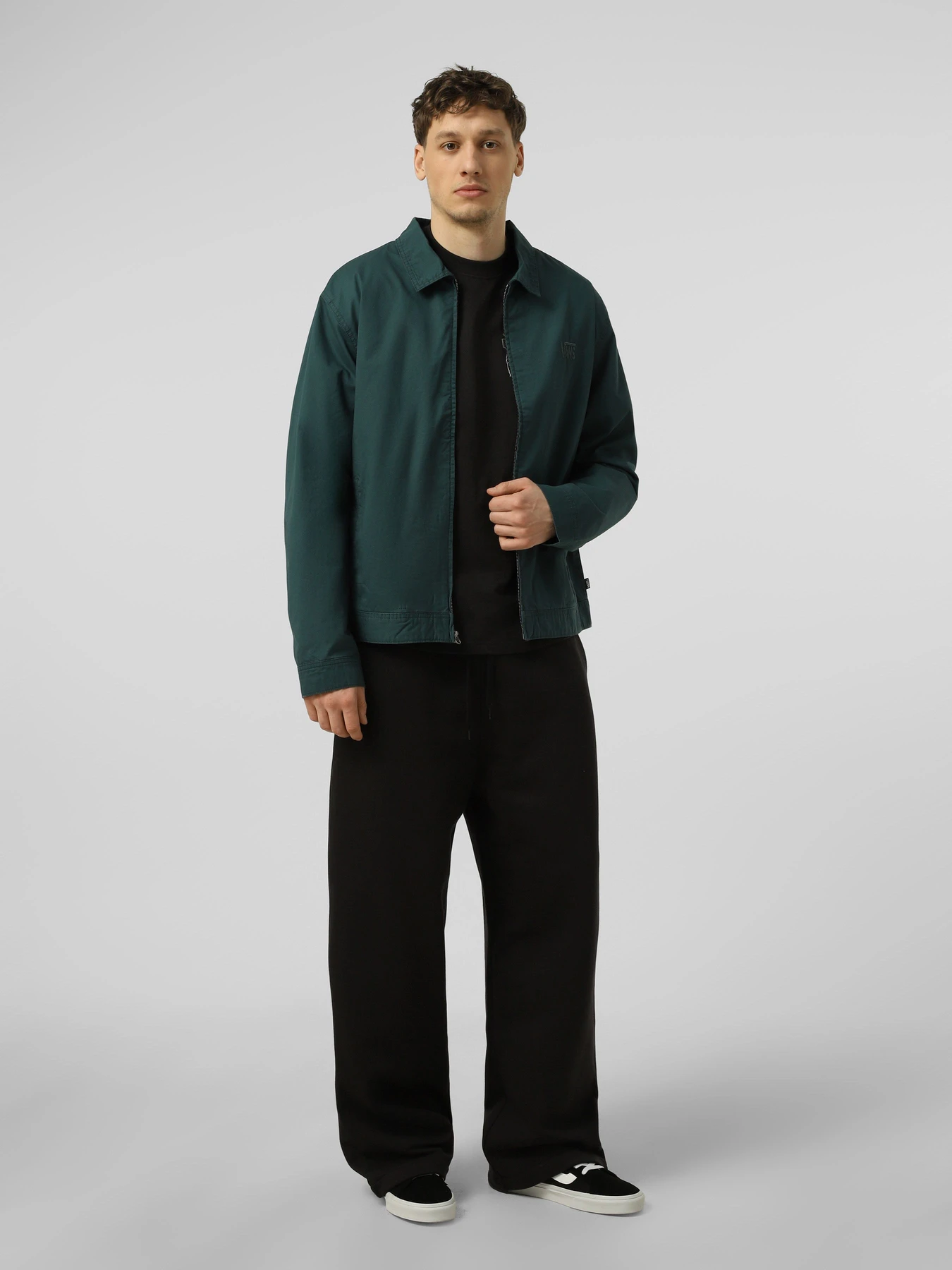 Куртки и дубленки Vans POMONA STATION JACKET модель VN000T6PFRJ1 Куртки и дубленки Vans POMONA STATION JACKET модель VN000T6PFRJ1 Фото
