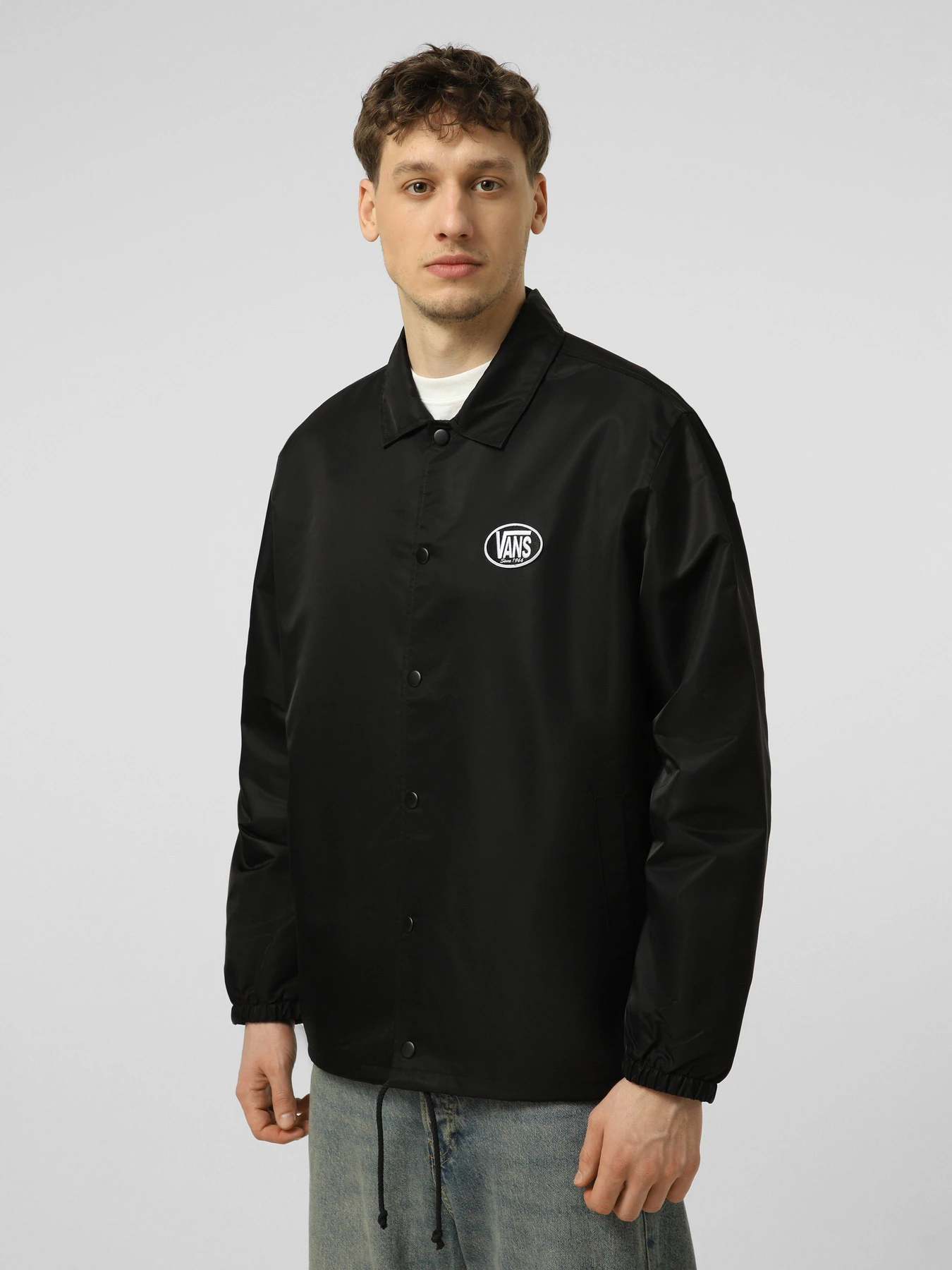 Куртки та дублянки Vans TORREY NYLON COACHES JACKET 2. модель VN000TREY281 Куртки та дублянки Vans TORREY NYLON COACHES JACKET 2. модель VN000TREY281 Фото