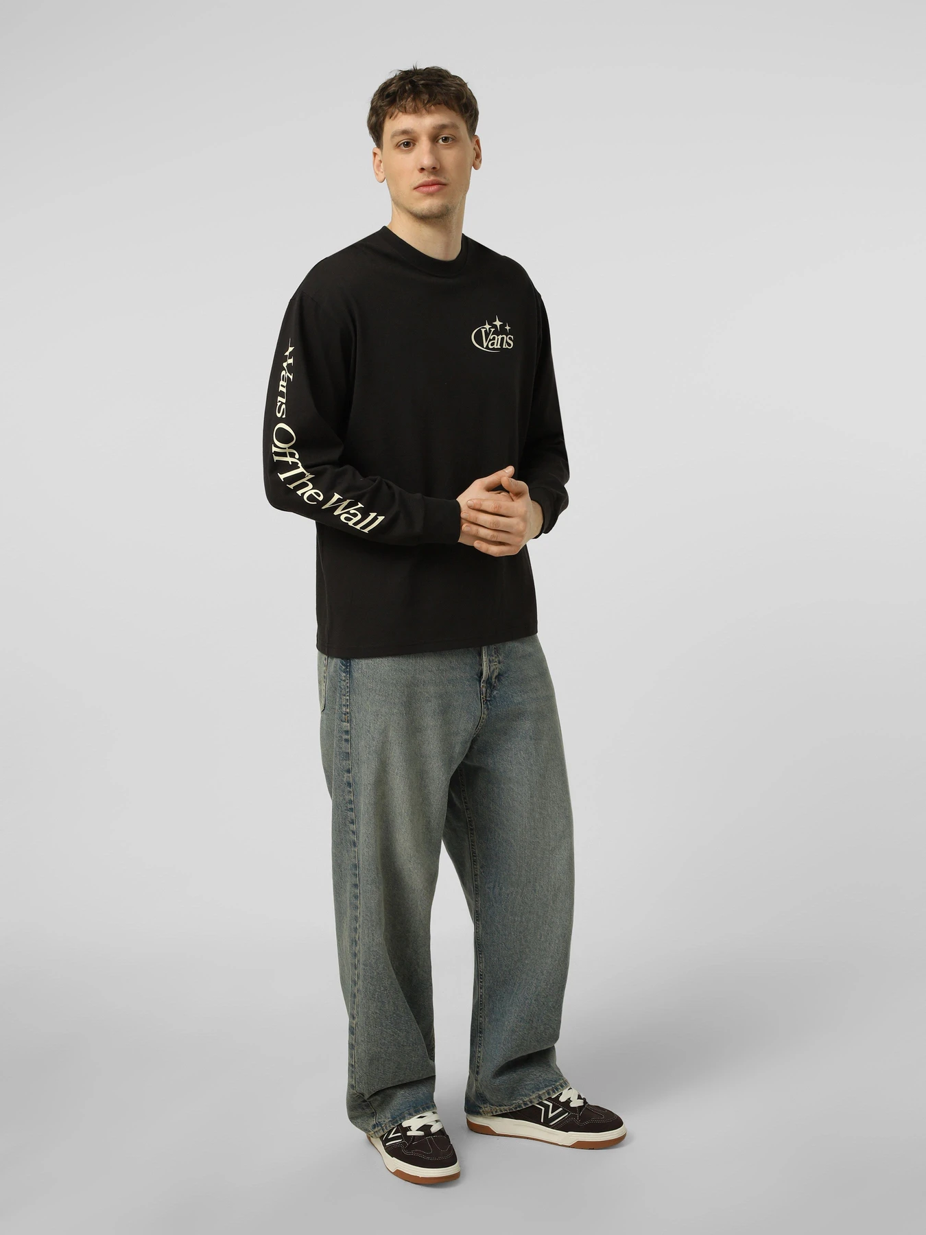 Худи и свитшоты Vans ADVANCED VEE LS TEE модель VN000SX4BLK1 Худи и свитшоты Vans ADVANCED VEE LS TEE модель VN000SX4BLK1 Фото