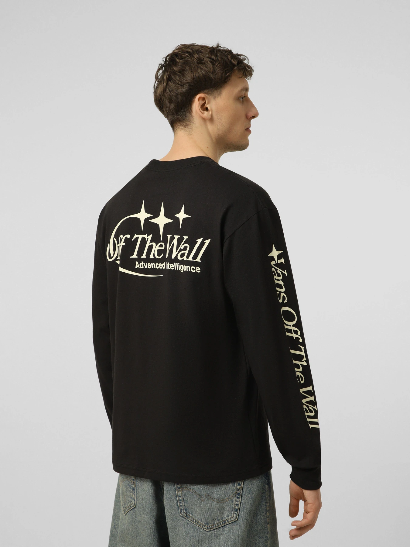 Худи и свитшоты Vans ADVANCED VEE LS TEE модель VN000SX4BLK1 Худи и свитшоты Vans ADVANCED VEE LS TEE модель VN000SX4BLK1 Фото