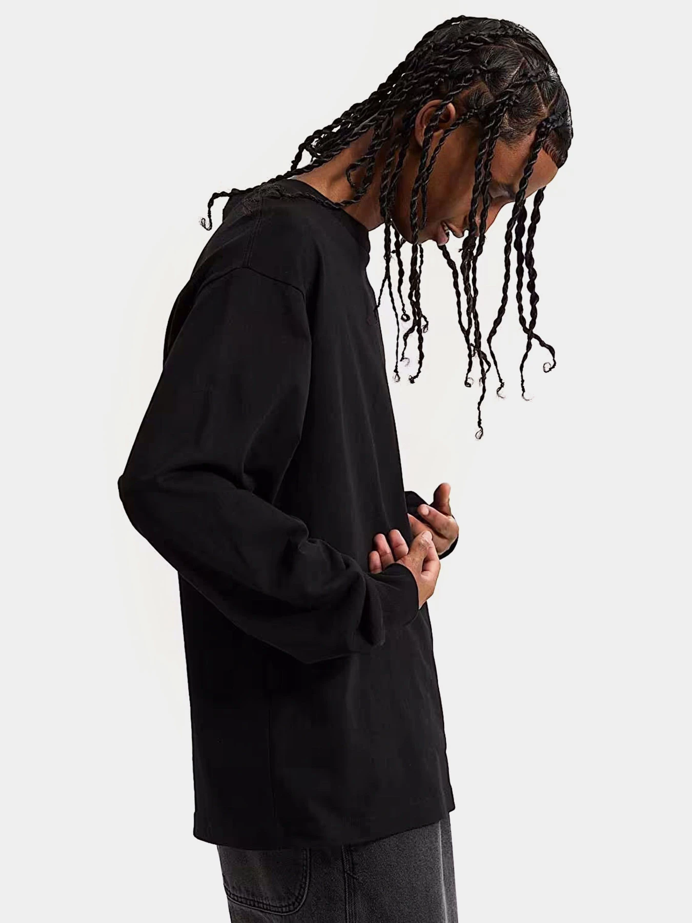 Худи и свитшоты Vans LEFT CHEST II LOOSE LS модель VN000P1SBLK1 Худи и свитшоты Vans LEFT CHEST II LOOSE LS модель VN000P1SBLK1 Фото