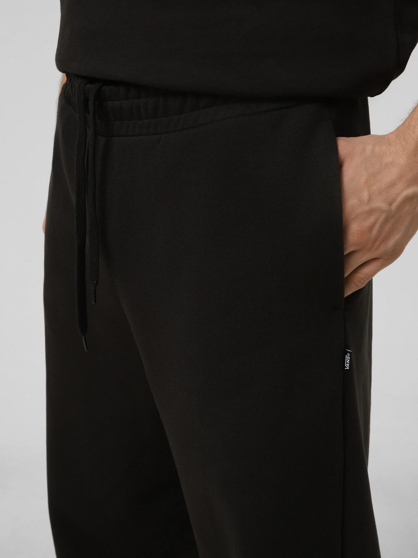Брюки Vans STRAIGHT LEG SWEATPANT модель VN000XDABLK1 Брюки Vans STRAIGHT LEG SWEATPANT модель VN000XDABLK1 Фото