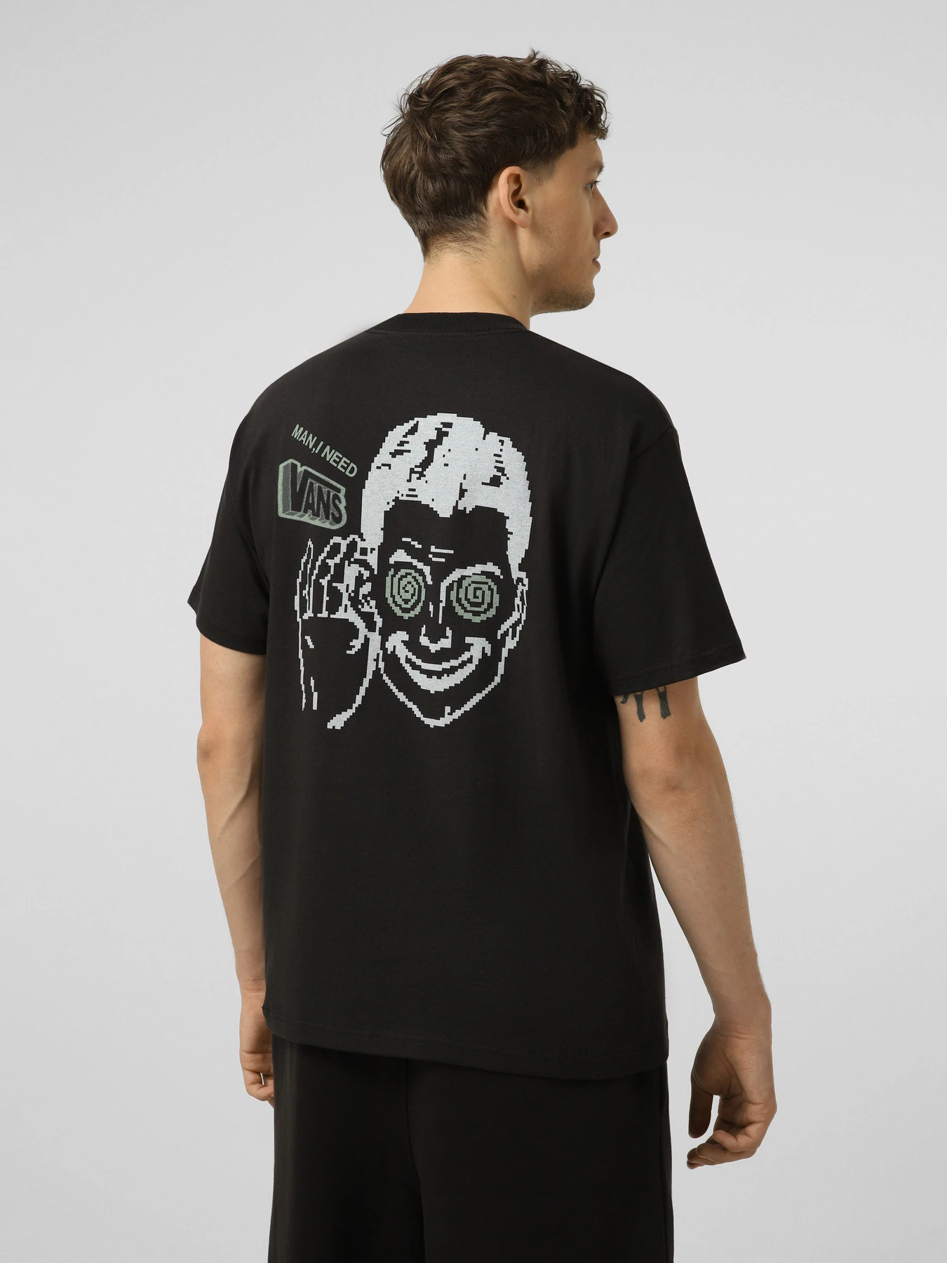Футболки і поло Vans NEED VANS SS TEE модель VN000TQDBLK1 Футболки і поло Vans NEED VANS SS TEE модель VN000TQDBLK1 Фото