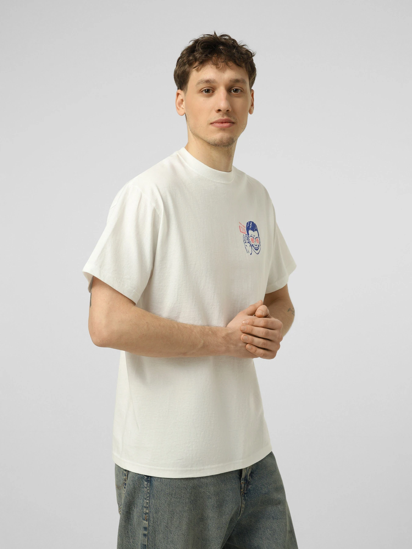 Футболки і поло Vans NEED VANS SS TEE модель VN000TQDWHT1 Футболки і поло Vans NEED VANS SS TEE модель VN000TQDWHT1 Фото