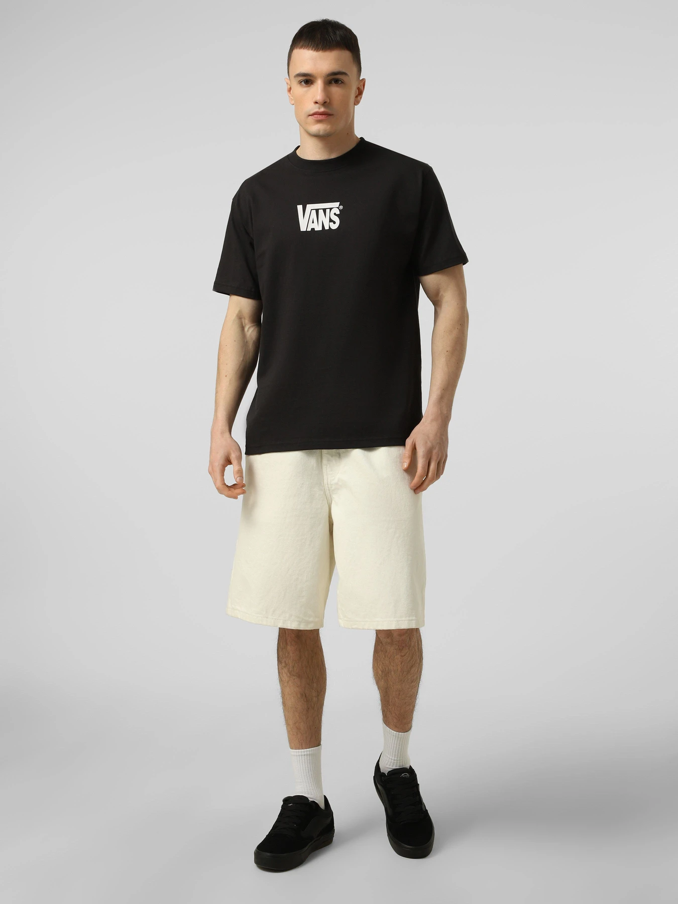 Футболки і поло Vans STRETCH LOGO SS TEE модель VN000SWDY281 Фото