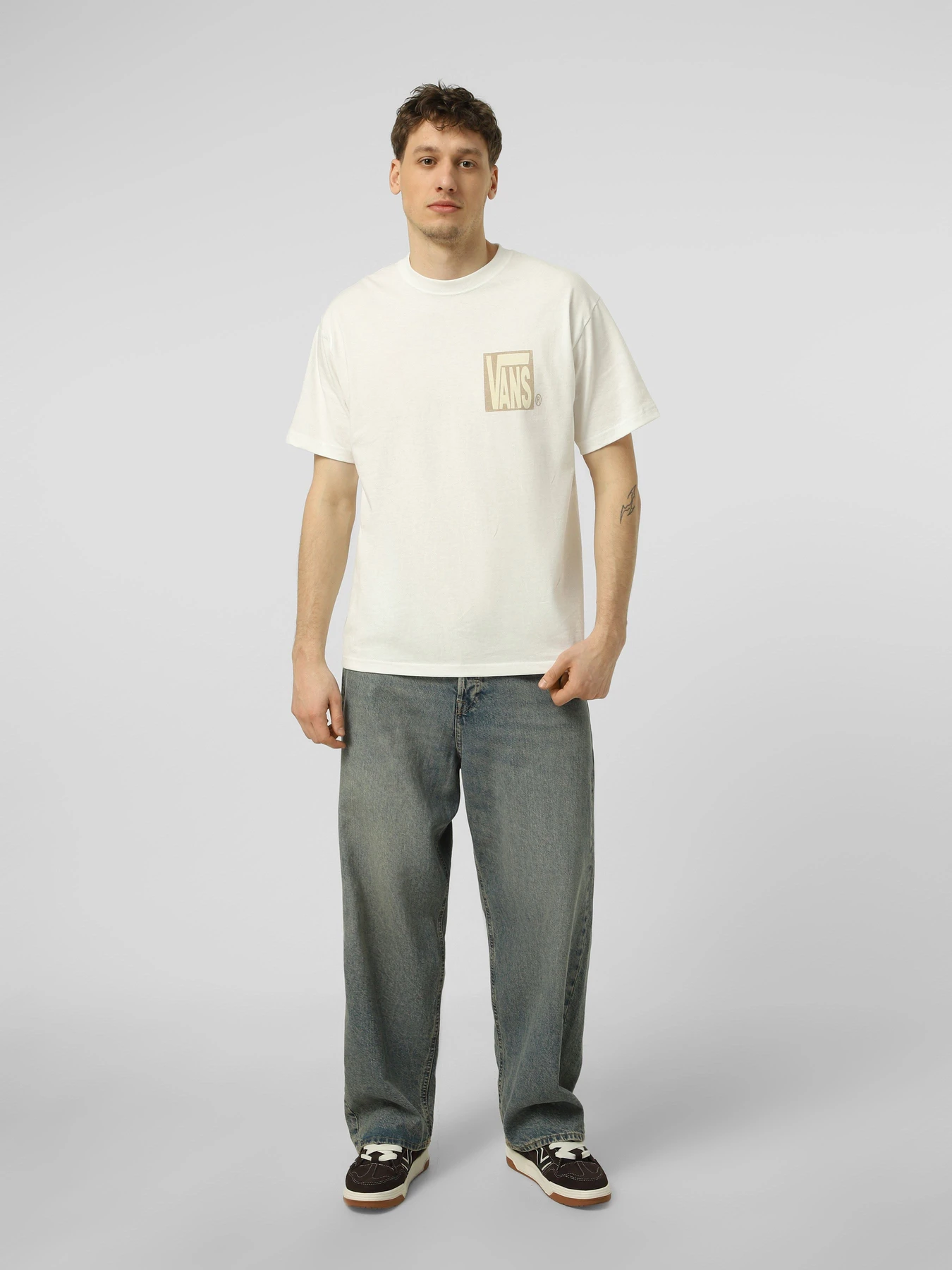 Футболки і поло Vans STRETCH STACK CRACKLE SS TEE модель VN000SWEWHT1 Футболки і поло Vans STRETCH STACK CRACKLE SS TEE модель VN000SWEWHT1 Фото
