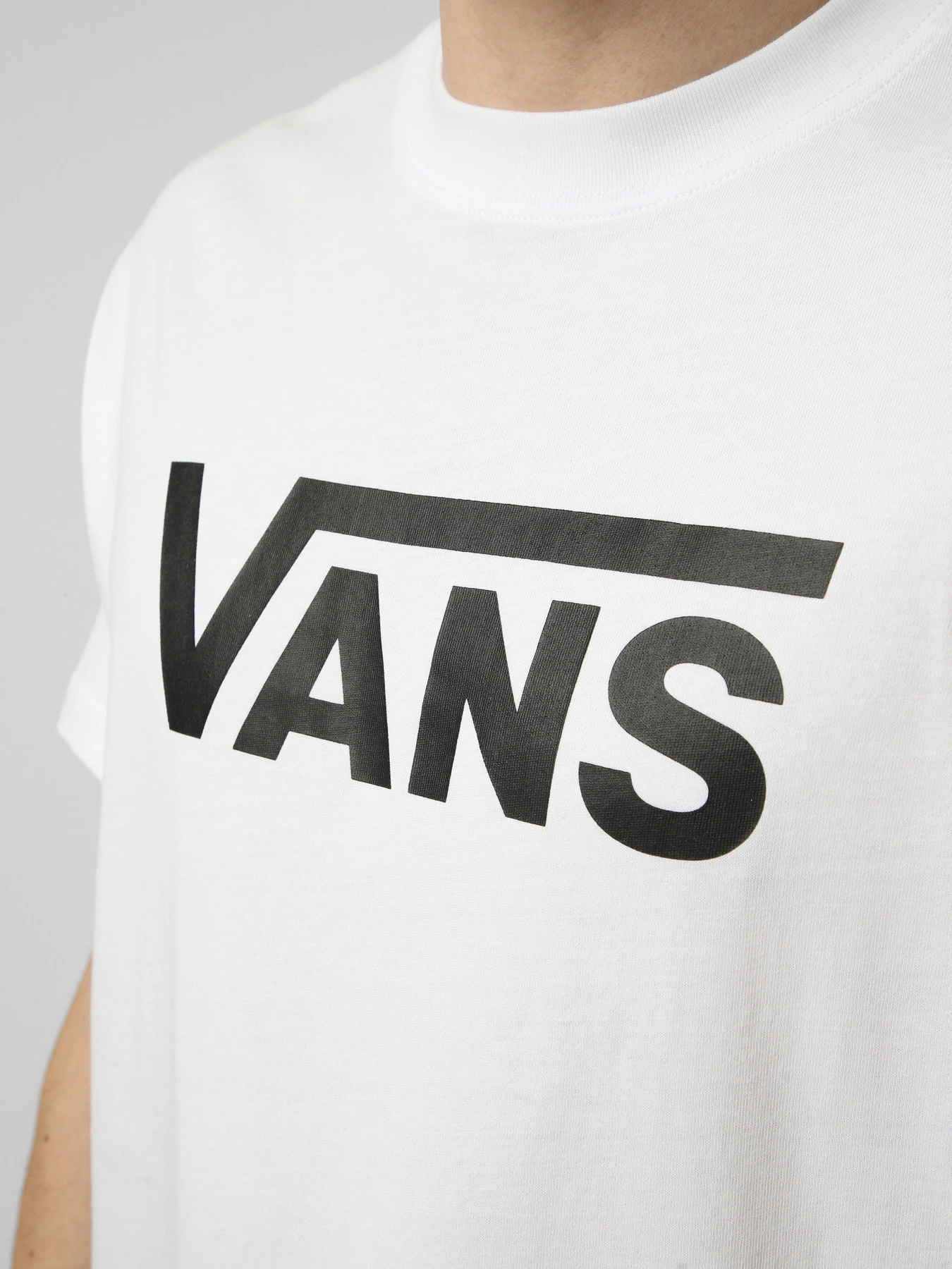 Футболки і поло Vans VANS CLASSIC SS TEE модель VN000RA1WHT1 Фото