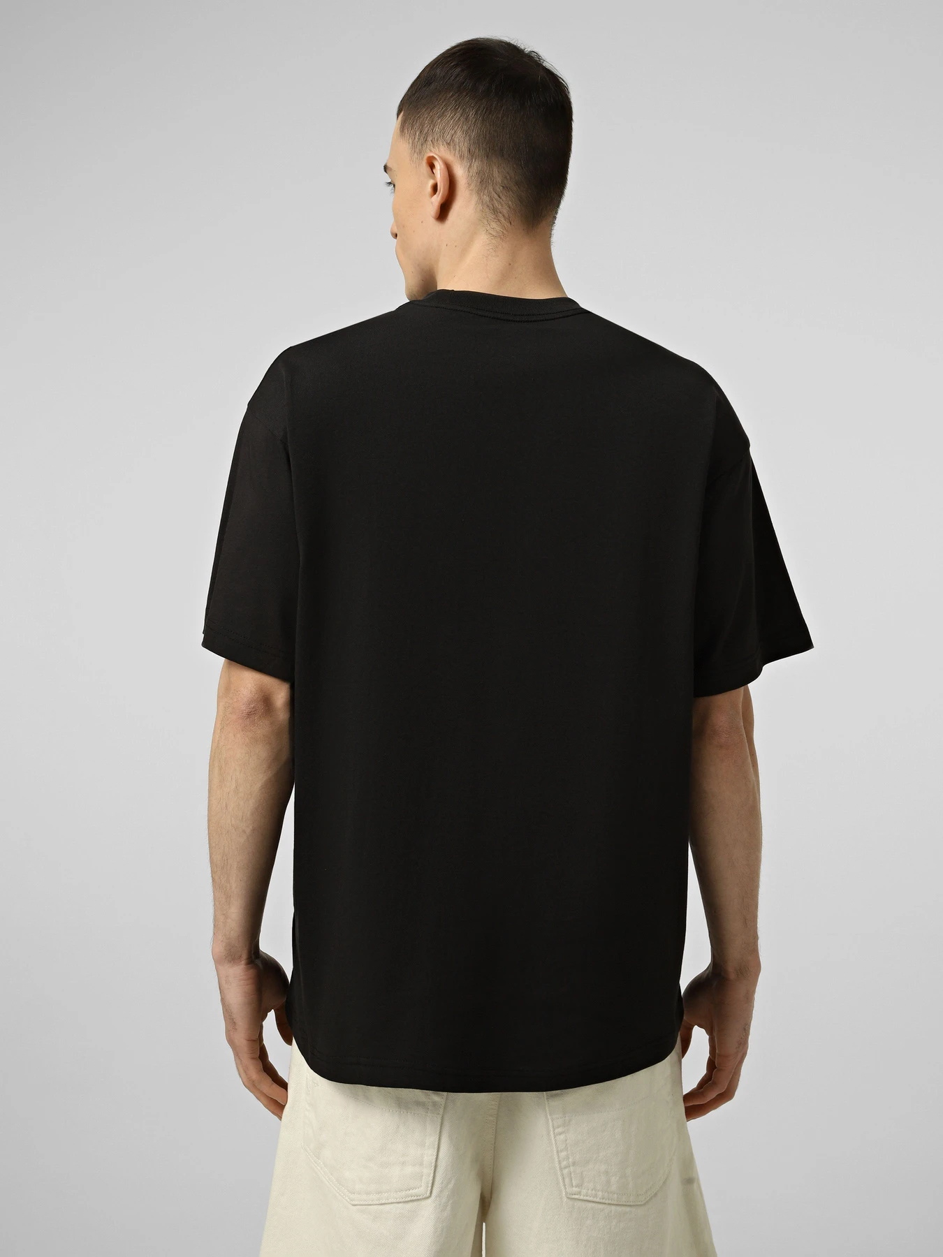 Футболки і поло Vans VANS GRAFF LOOSE SS TEE модель VN000VYBBLK1 Футболки і поло Vans VANS GRAFF LOOSE SS TEE модель VN000VYBBLK1 Фото