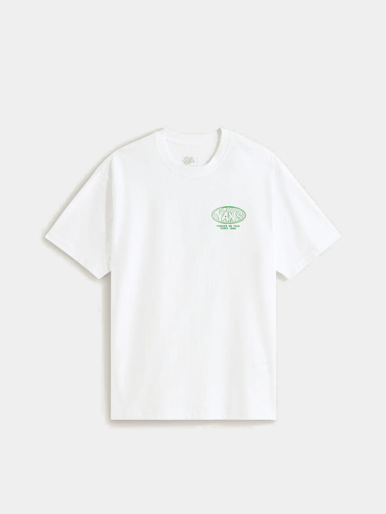 Футболки и поло Vans WORLD TOUR LOOSE SS TEE модель VN000VY8WHT1 Футболки и поло Vans WORLD TOUR LOOSE SS TEE модель VN000VY8WHT1 Фото