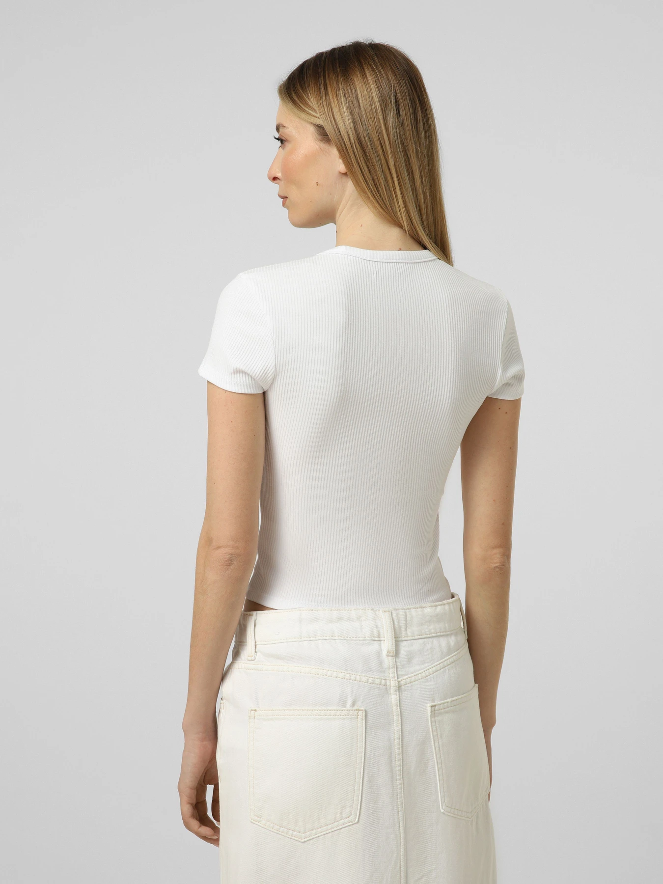 Футболки и поло Vans CAMERON TEE модель VN000RD1WHT1 Футболки и поло Vans CAMERON TEE модель VN000RD1WHT1 Фото