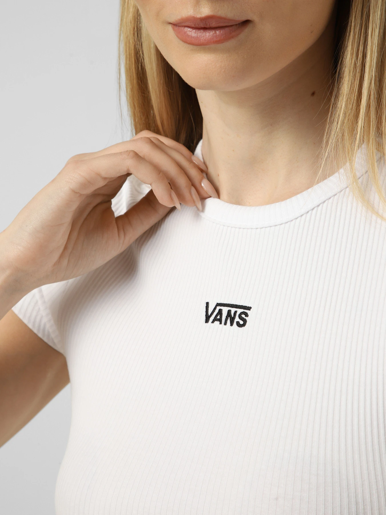 Футболки и поло Vans CAMERON TEE модель VN000RD1WHT1 Футболки и поло Vans CAMERON TEE модель VN000RD1WHT1 Фото
