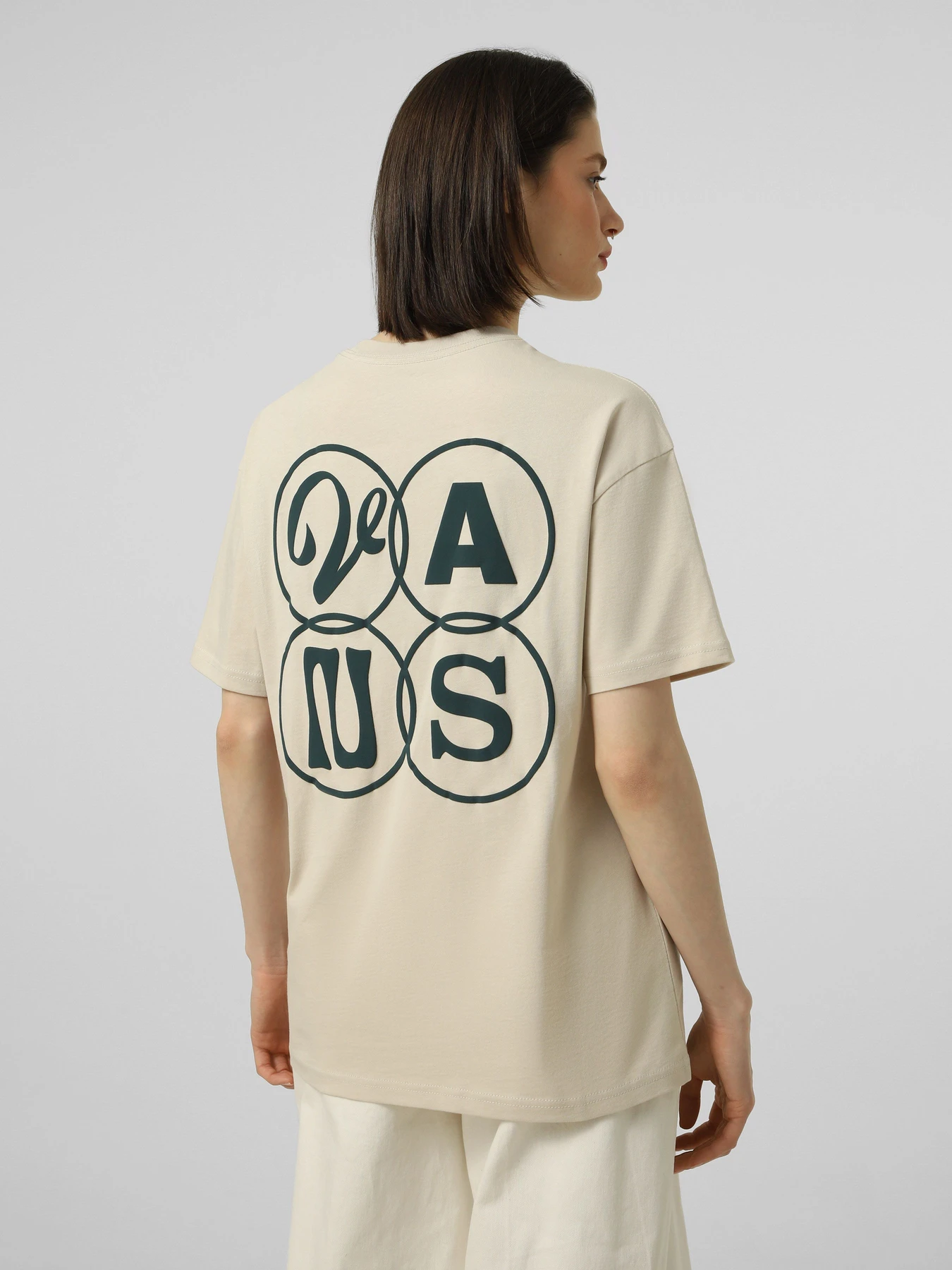 Футболки и поло Vans ELLIPSE OS TEE модель VN000XEC2N11 Футболки и поло Vans ELLIPSE OS TEE модель VN000XEC2N11 Фото