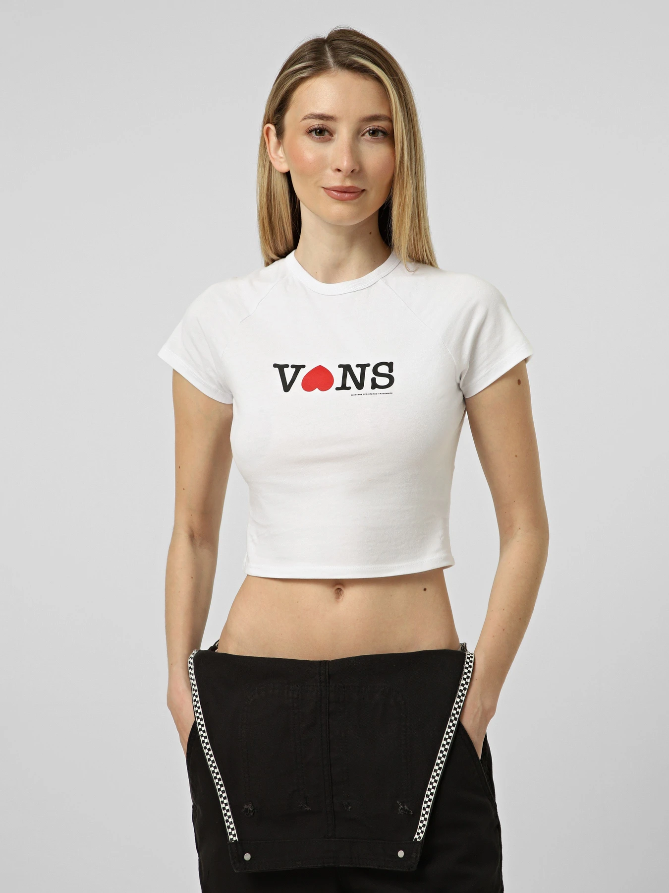 Футболки и поло Vans SOUVENIR BABY TEE модель VN000XEAWHT1 Футболки и поло Vans SOUVENIR BABY TEE модель VN000XEAWHT1 Фото