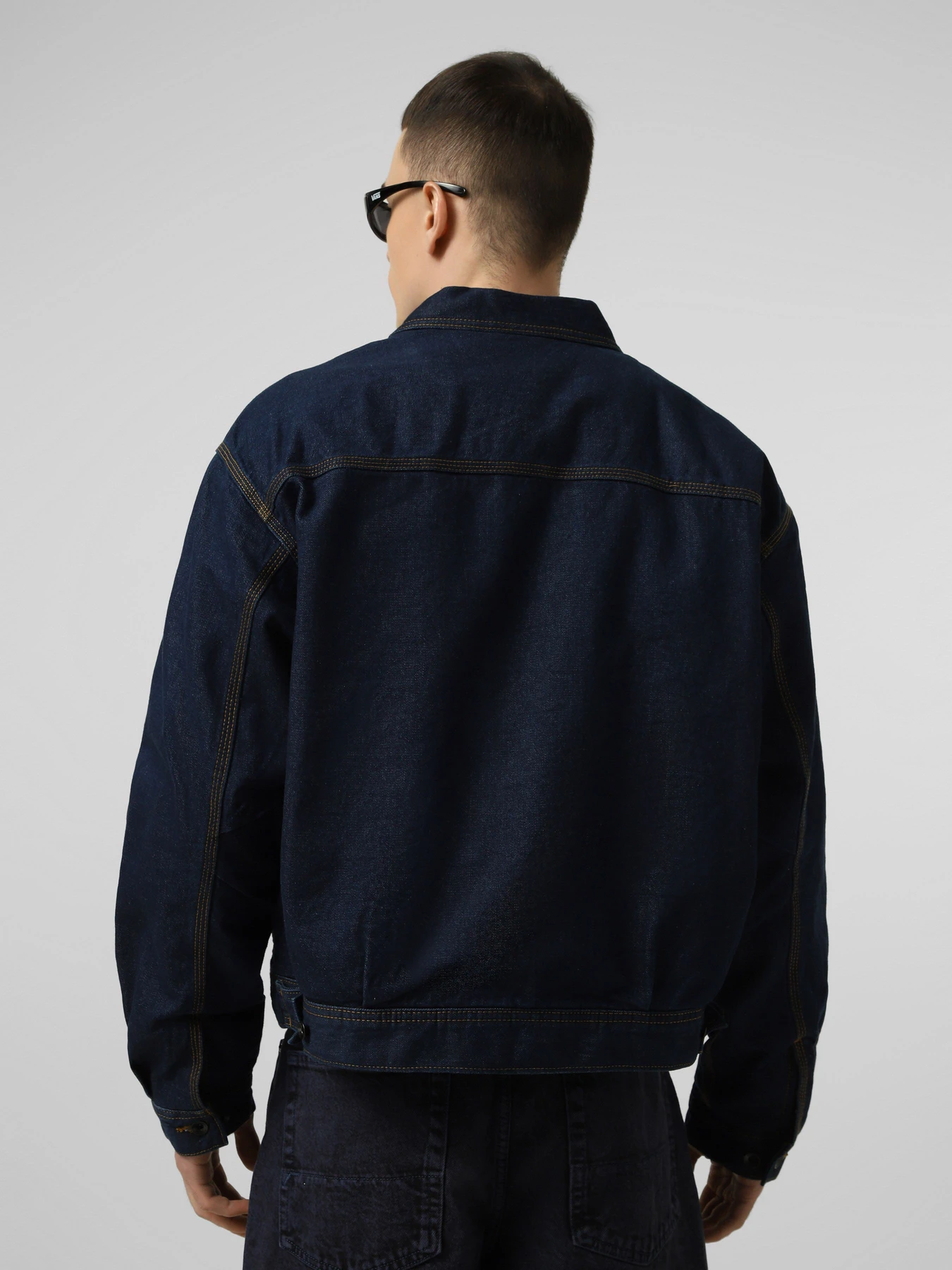 Куртки и дубленки Vans LX DENIM STATION JACKET модель VN000T6EDIN1 Куртки и дубленки Vans LX DENIM STATION JACKET модель VN000T6EDIN1 Фото