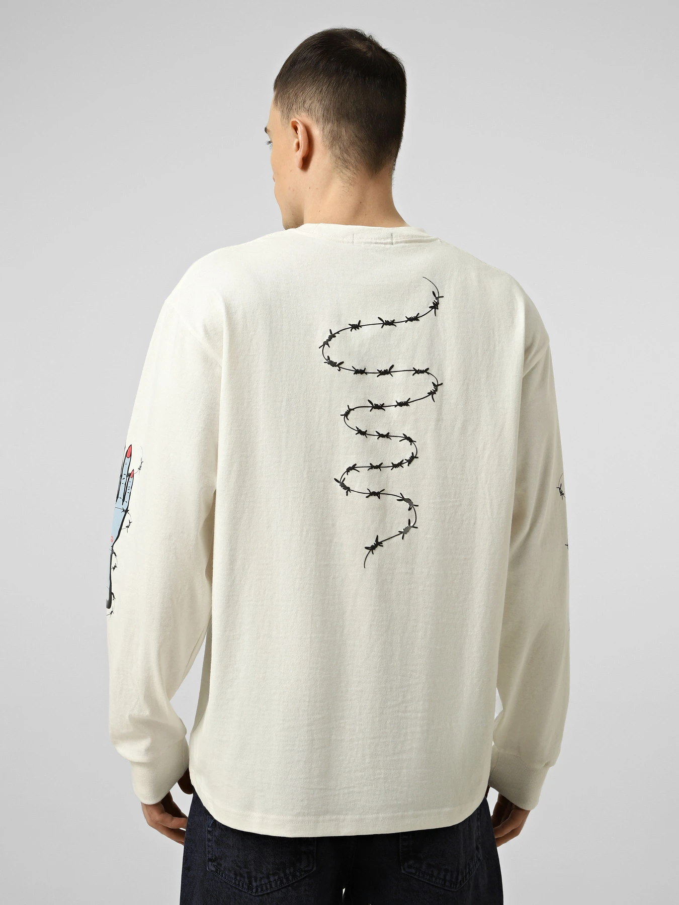 Худи и свитшоты Vans LX DAYANA ZOMBIE HAND LS TEE модель VN000ST1C9F1 Худи и свитшоты Vans LX DAYANA ZOMBIE HAND LS TEE модель VN000ST1C9F1 Фото