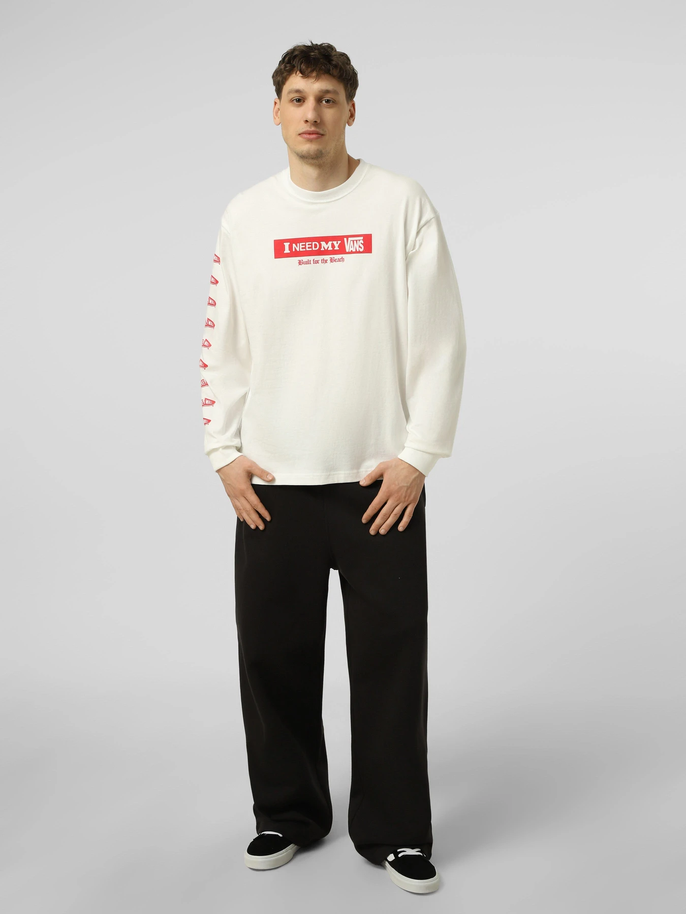 Худі та світшоти Vans I NEED MY LS TEE модель VN000SRDWHT1 Фото