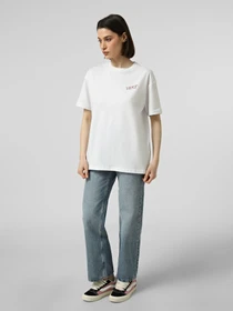Футболки и поло Vans CRYSTAL DREAM OS TEE модель VN000XEBWHT1 Фото