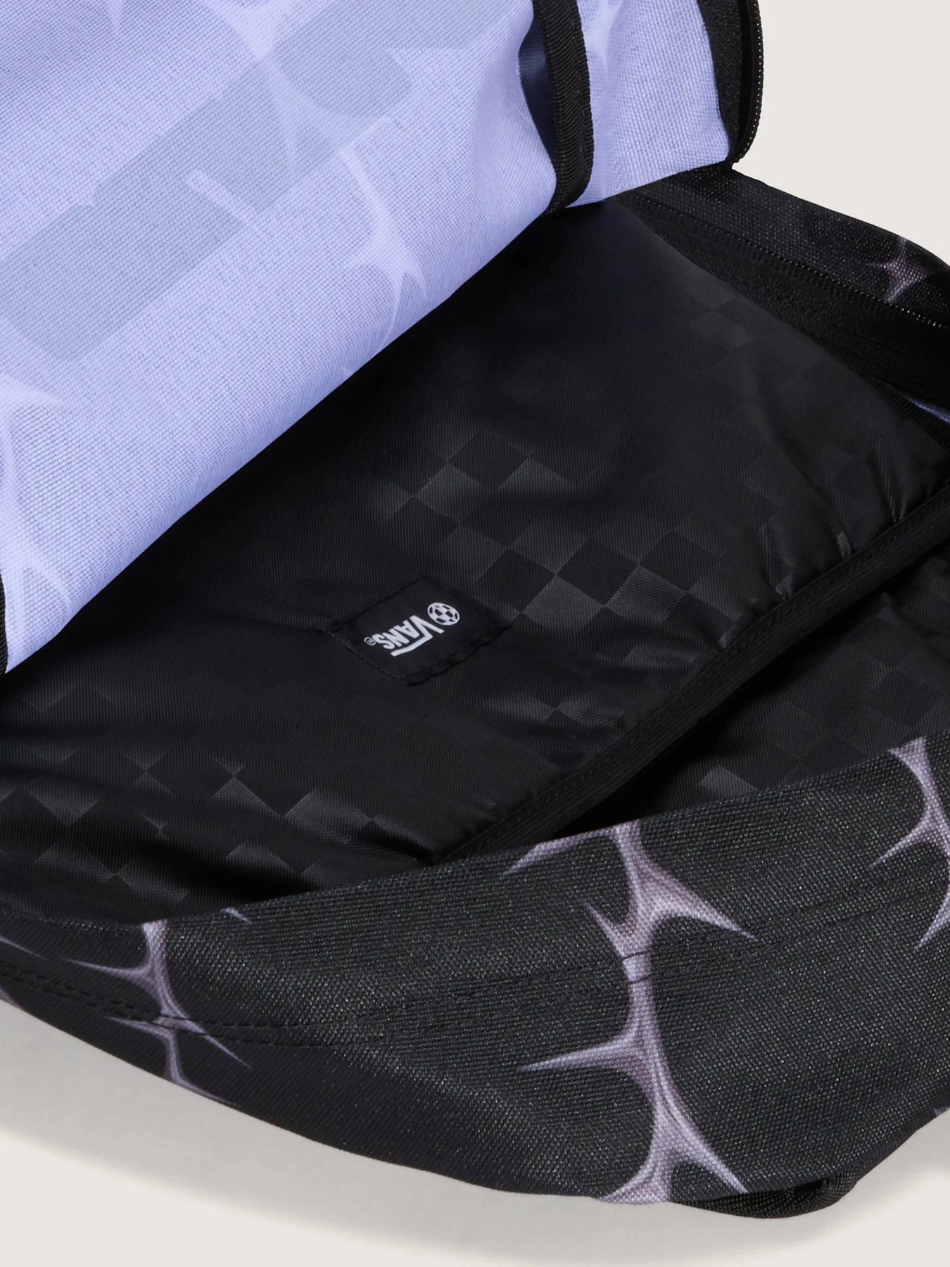 Рюкзаки Vans OLD SKOOL BACKPACK модель VN000H4WEMV1 Рюкзаки Vans OLD SKOOL BACKPACK модель VN000H4WEMV1 Фото