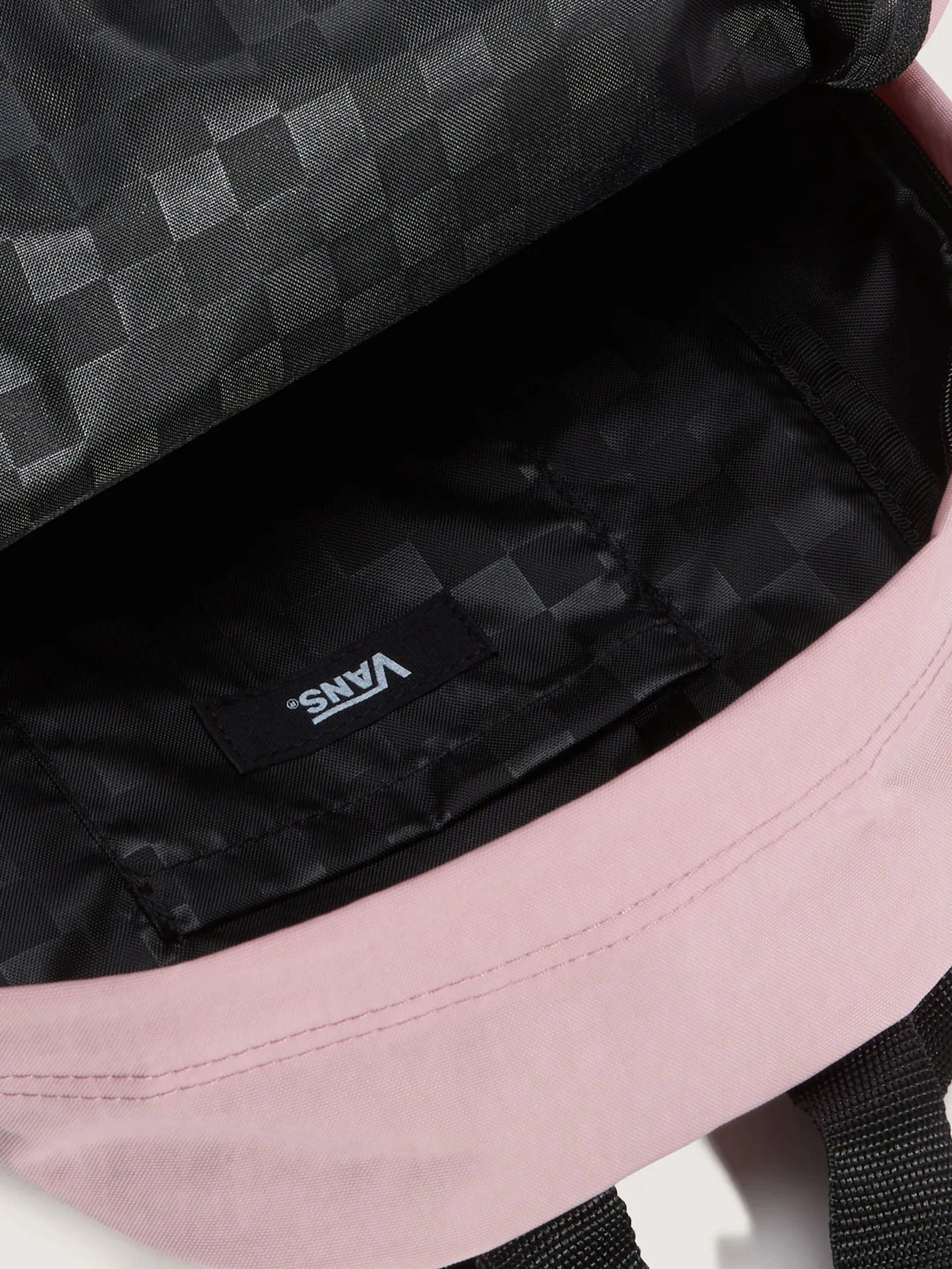 Рюкзаки Vans OLD SKOOL MINI BACKPACK модель VN000Q9AFPR1 Рюкзаки Vans OLD SKOOL MINI BACKPACK модель VN000Q9AFPR1 Фото