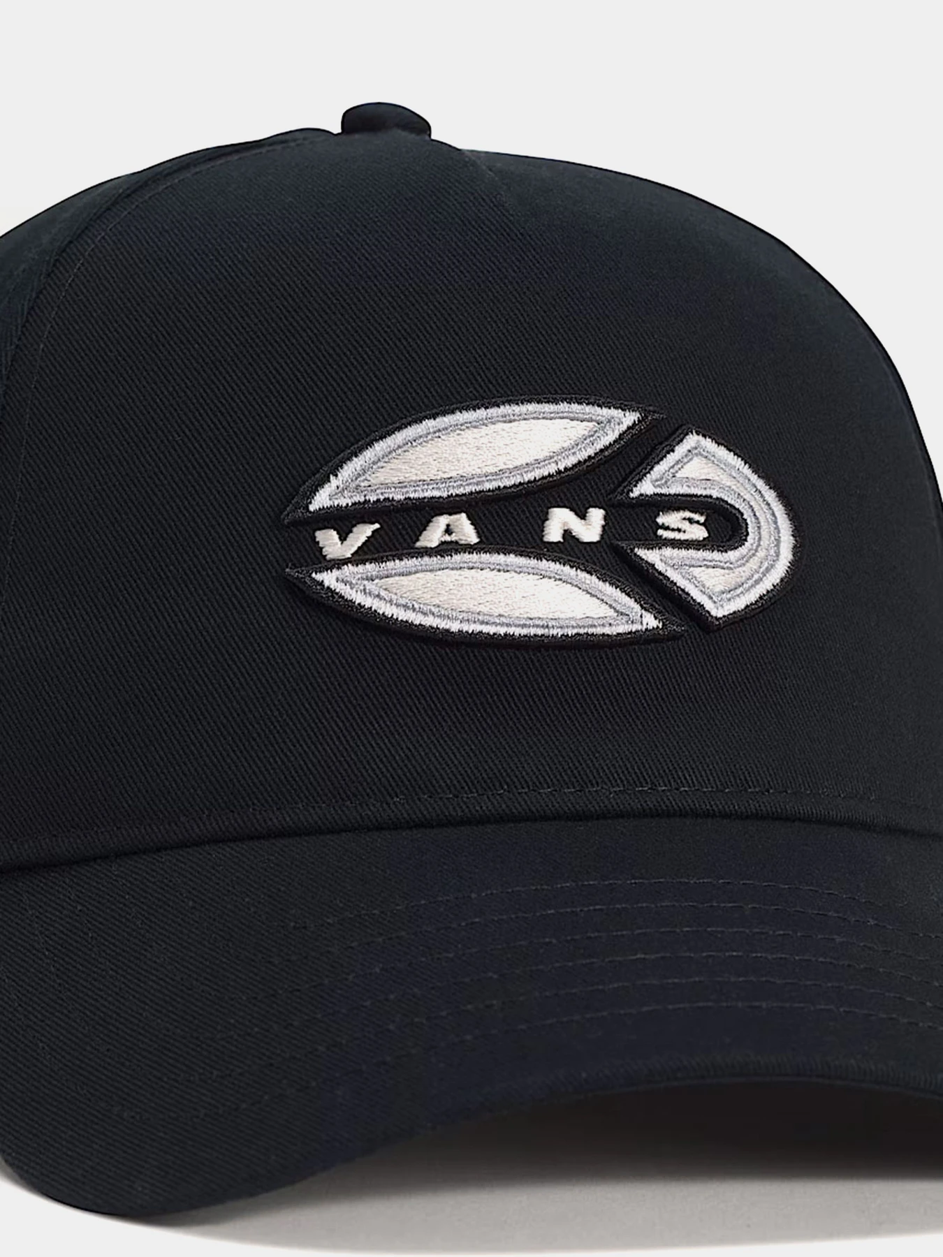 Шапки и кепки Vans OVAL BLASTER SNAPBACK модель VN000T14BLK1 Шапки и кепки Vans OVAL BLASTER SNAPBACK модель VN000T14BLK1 Фото
