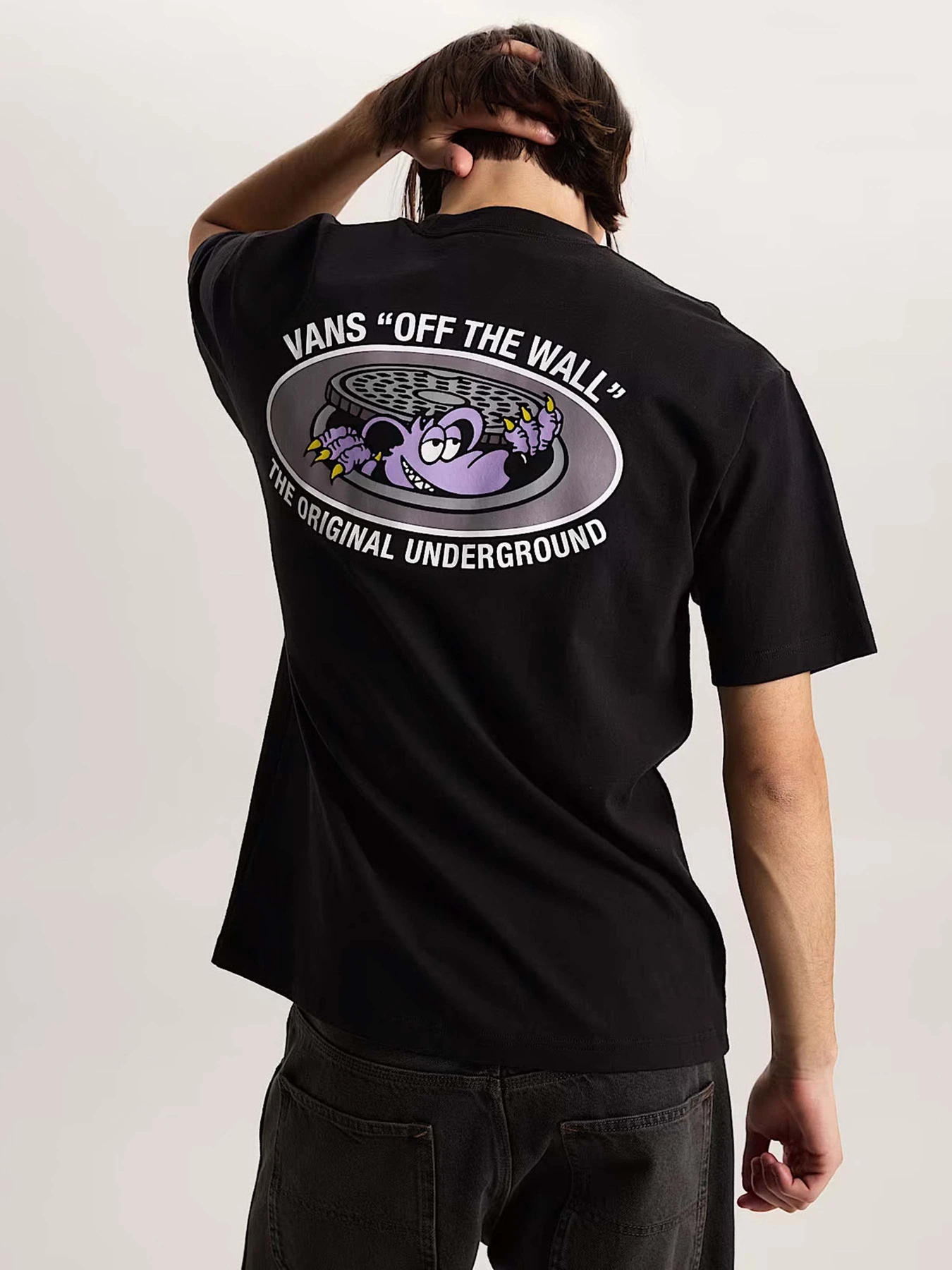 Футболки и поло Vans DOWNSIDE SS TEE модель VN000SXSBLK1 Футболки и поло Vans DOWNSIDE SS TEE модель VN000SXSBLK1 Фото