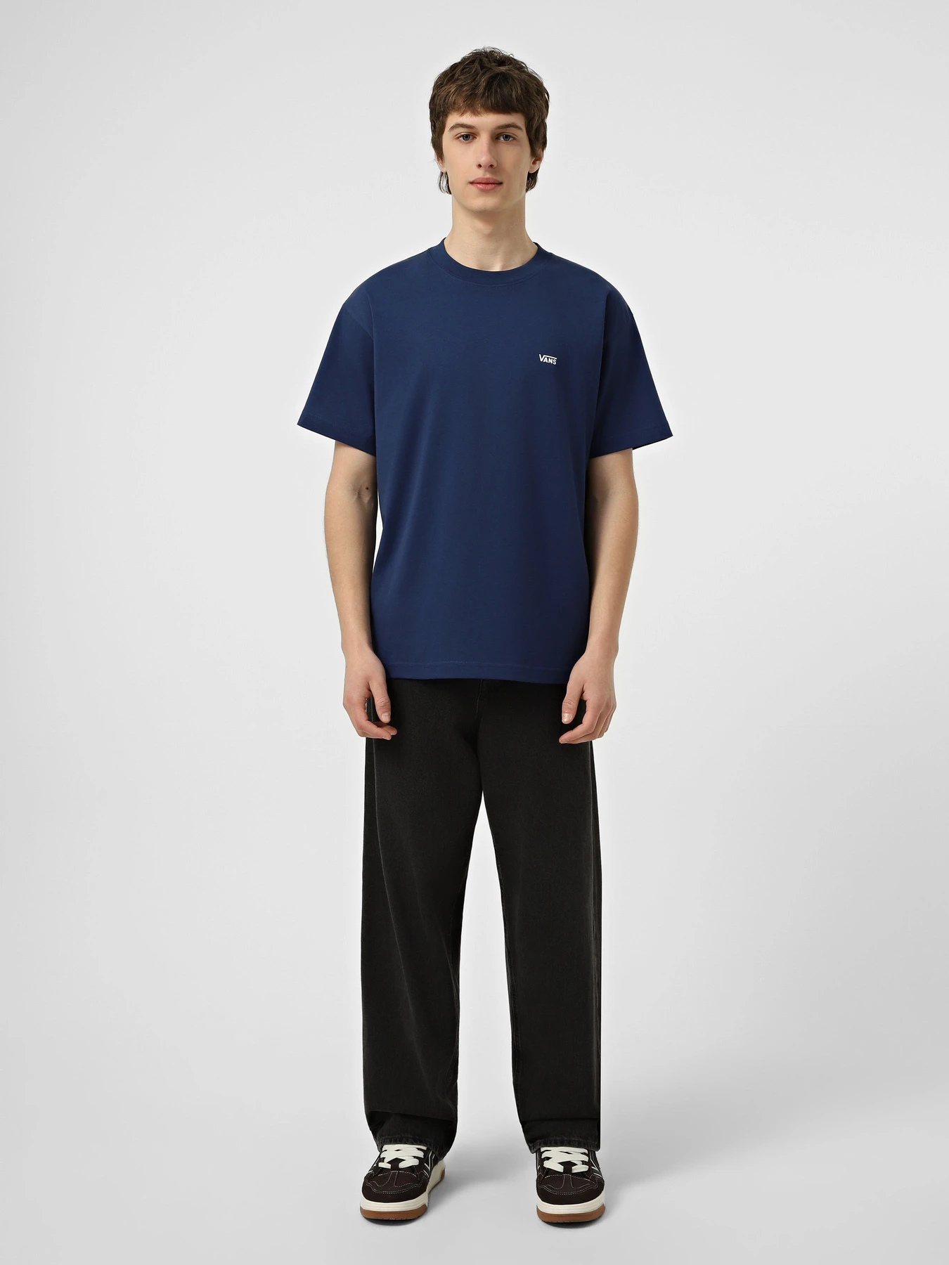 Футболки и поло Vans LEFT CHEST SS модель VN000R9XFOB1 Футболки и поло Vans LEFT CHEST SS модель VN000R9XFOB1 Фото