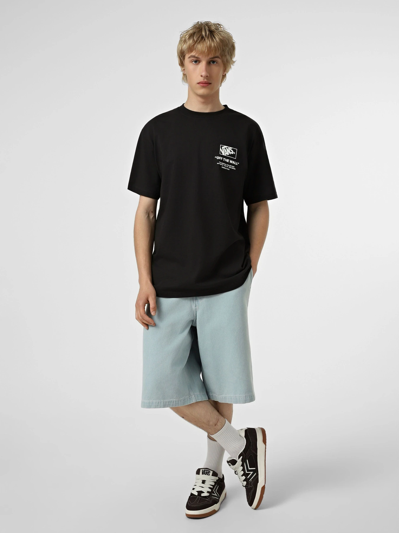 Футболки и поло Vans STACKED HI SS TEE модель VN000PEWY281 Футболки и поло Vans STACKED HI SS TEE модель VN000PEWY281 Фото