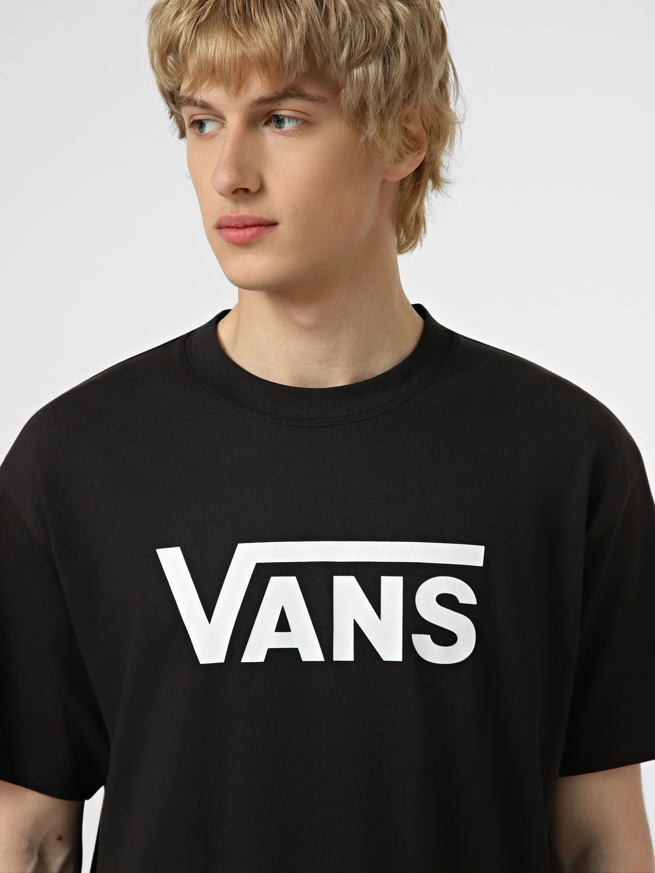 Футболки и поло Vans VANS CLASSIC SS TEE модель VN000RA1BLK1 Футболки и поло Vans VANS CLASSIC SS TEE модель VN000RA1BLK1 Фото