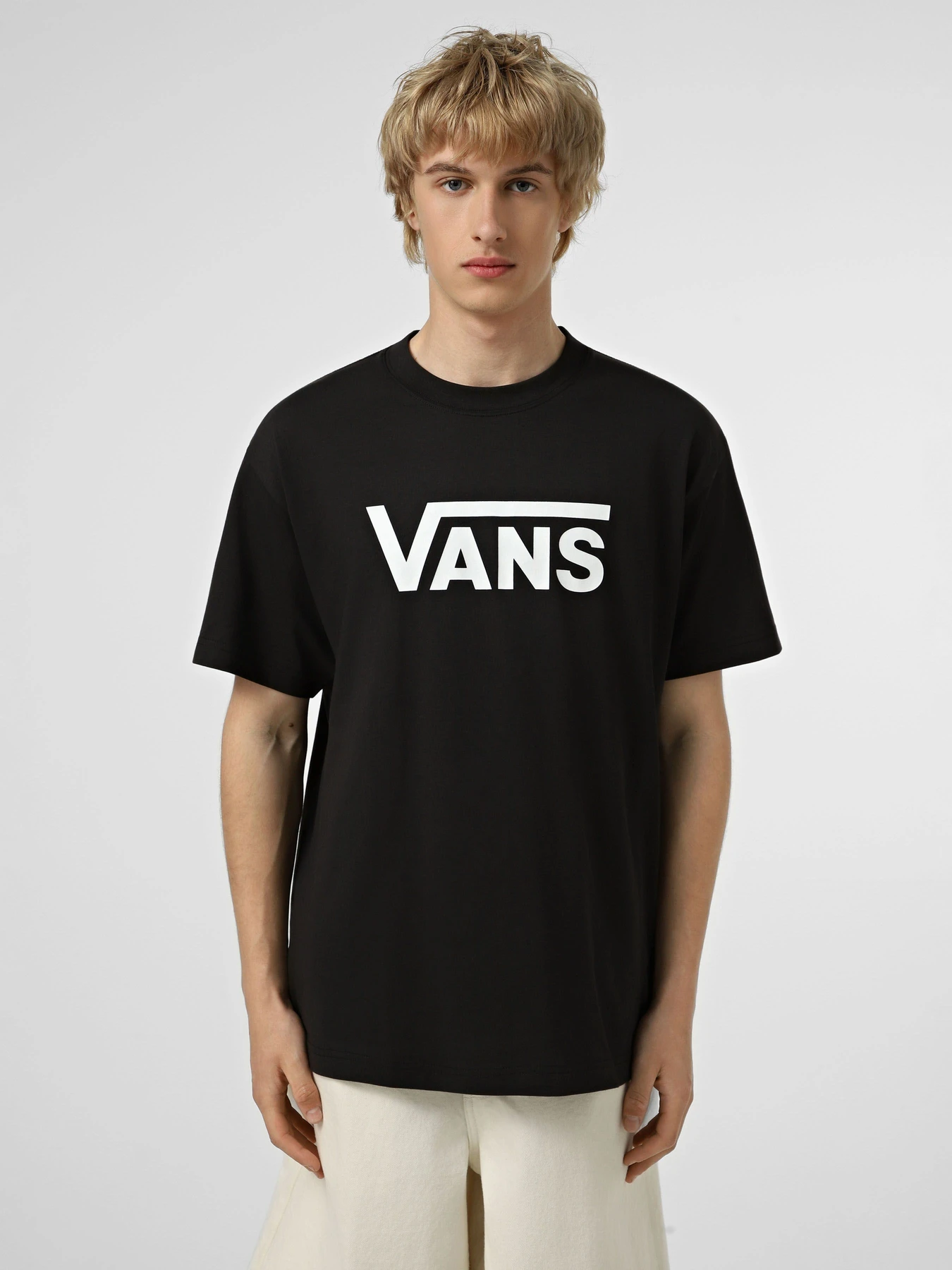 Футболки и поло Vans VANS CLASSIC SS TEE модель VN000RA1BLK1 Футболки и поло Vans VANS CLASSIC SS TEE модель VN000RA1BLK1 Фото