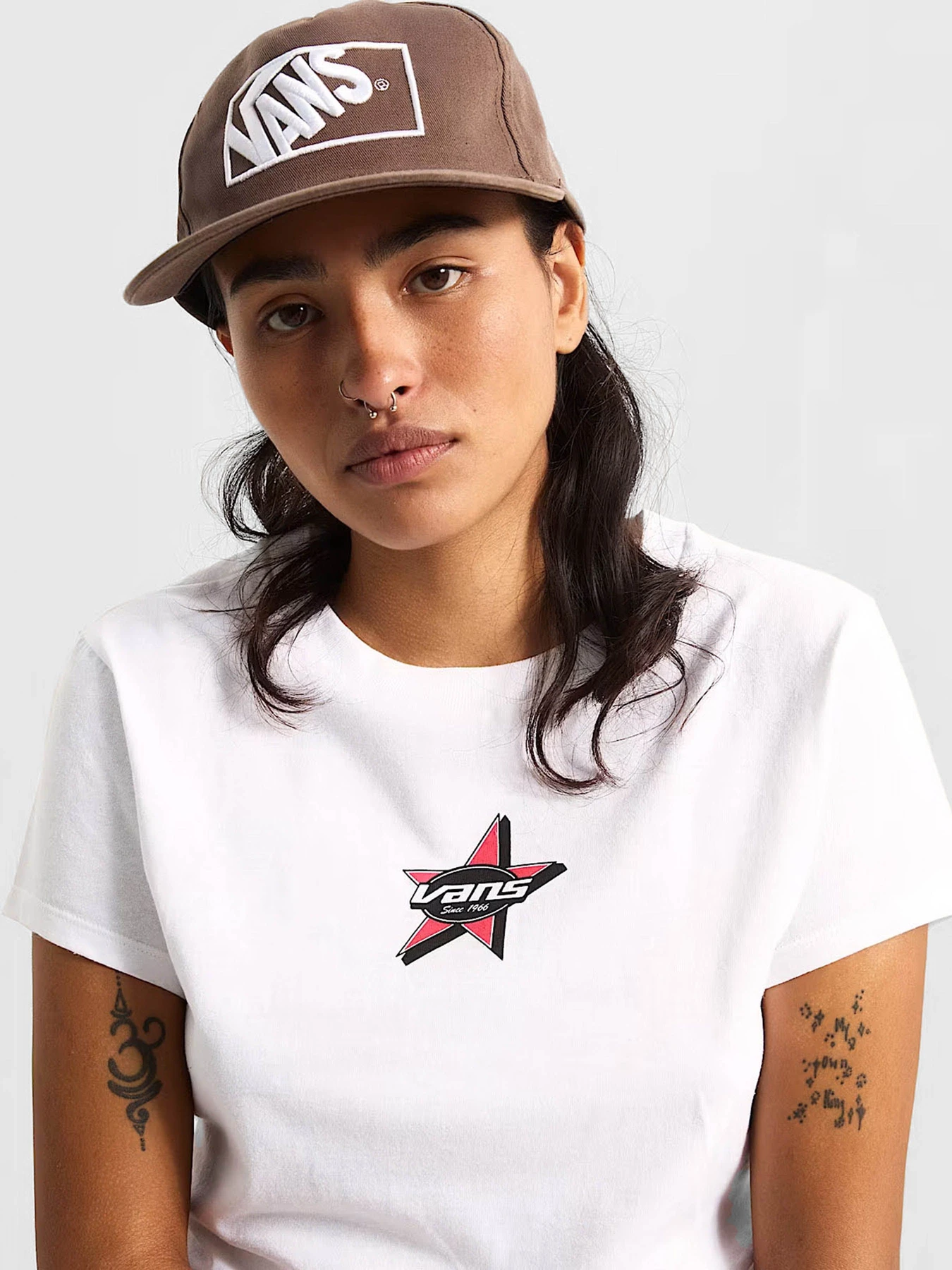 Футболки и поло Vans STARMARKED SS BABY TEE модель VN000SWBWHT1 Футболки и поло Vans STARMARKED SS BABY TEE модель VN000SWBWHT1 Фото