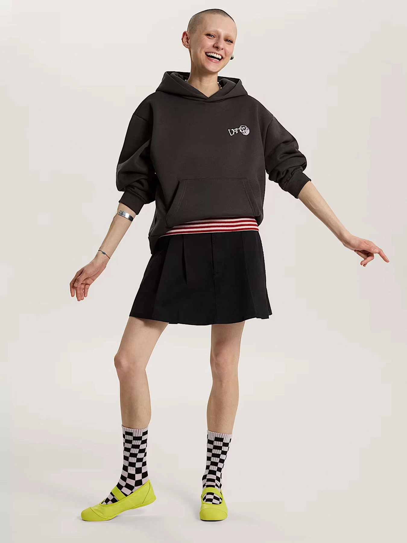 Худи и свитшоты Vans DREAMS SPILL PULLOVER модель VN0010DYEMV1 Худи и свитшоты Vans DREAMS SPILL PULLOVER модель VN0010DYEMV1 Фото
