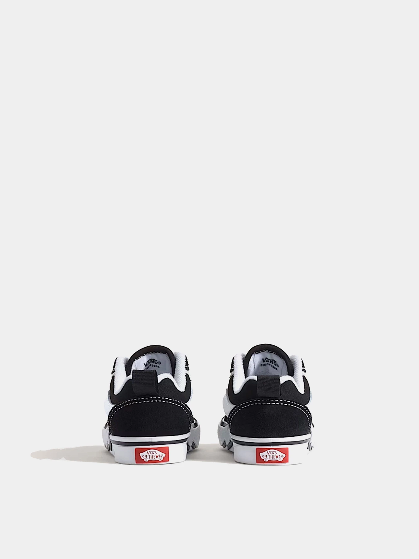 Кеды Vans KNU SKOOL ELASTIC LACE BOLT модель VN000YZYBA21 Кеды Vans KNU SKOOL ELASTIC LACE BOLT модель VN000YZYBA21 Фото