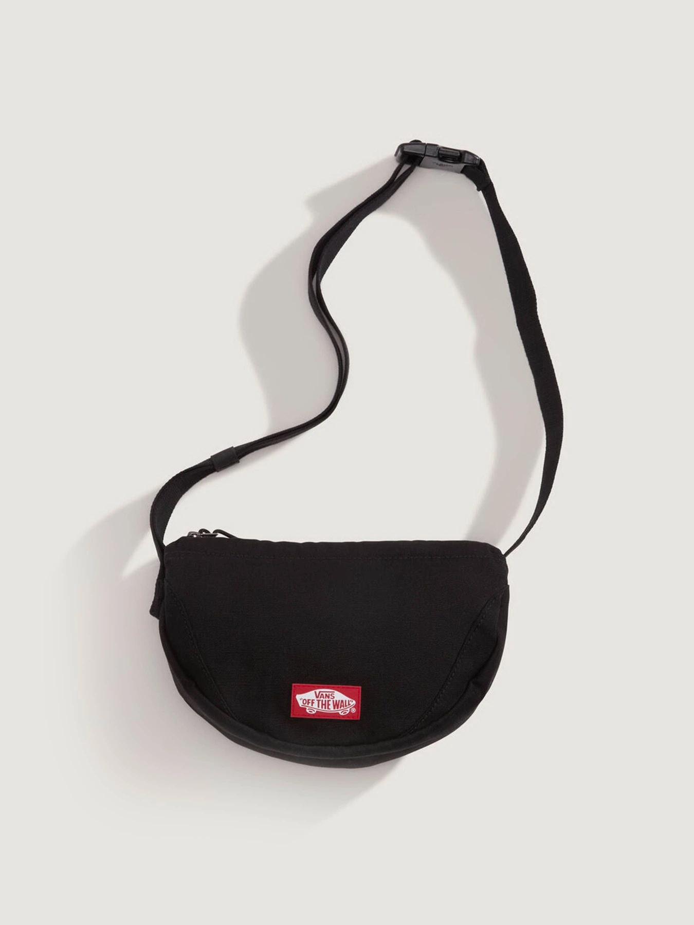 Сумки Vans OLD SKOOL ICON CROSSBODY BAG модель VN00101VBLK1 Сумки Vans OLD SKOOL ICON CROSSBODY BAG модель VN00101VBLK1 Фото