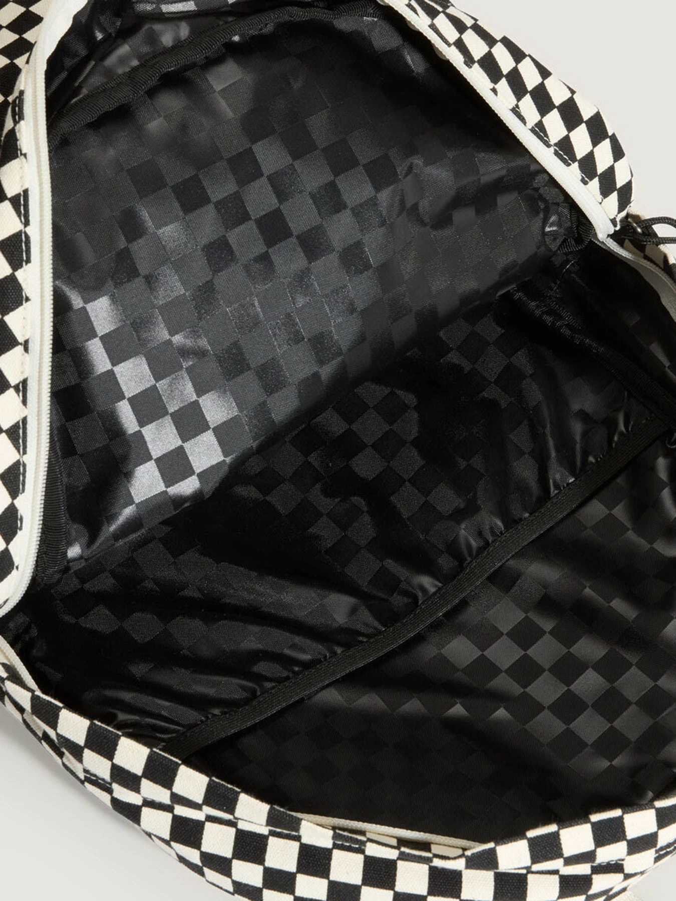 Рюкзаки Vans NEW SKOOL BACKPACK модель VN000XJGBF51 Рюкзаки Vans NEW SKOOL BACKPACK модель VN000XJGBF51 Фото